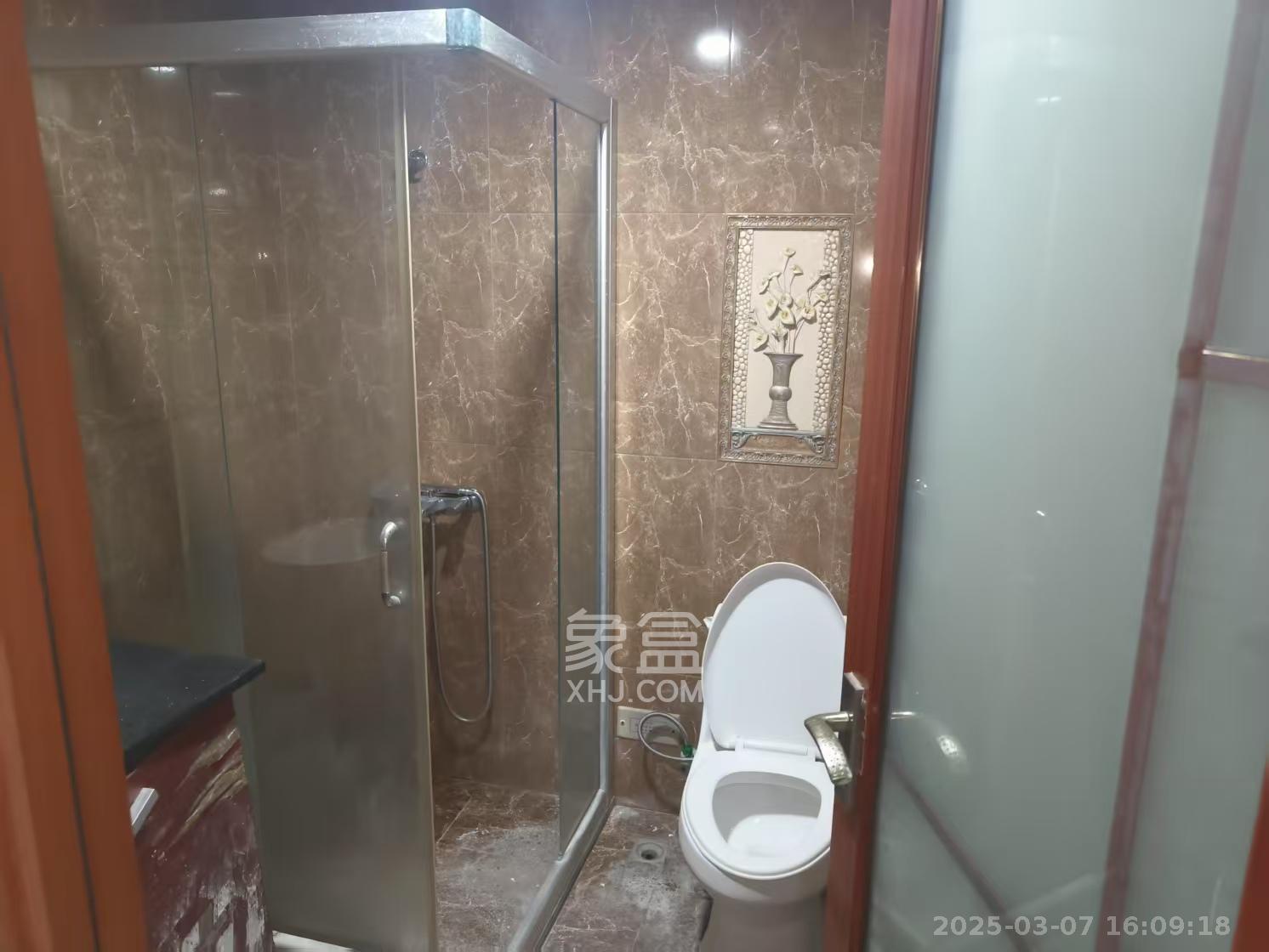 麓谷加州阳光 4室2厅2卫 3200.0元/月 麓谷加州阳光 4室2厅2卫 3200.0元/月室内图