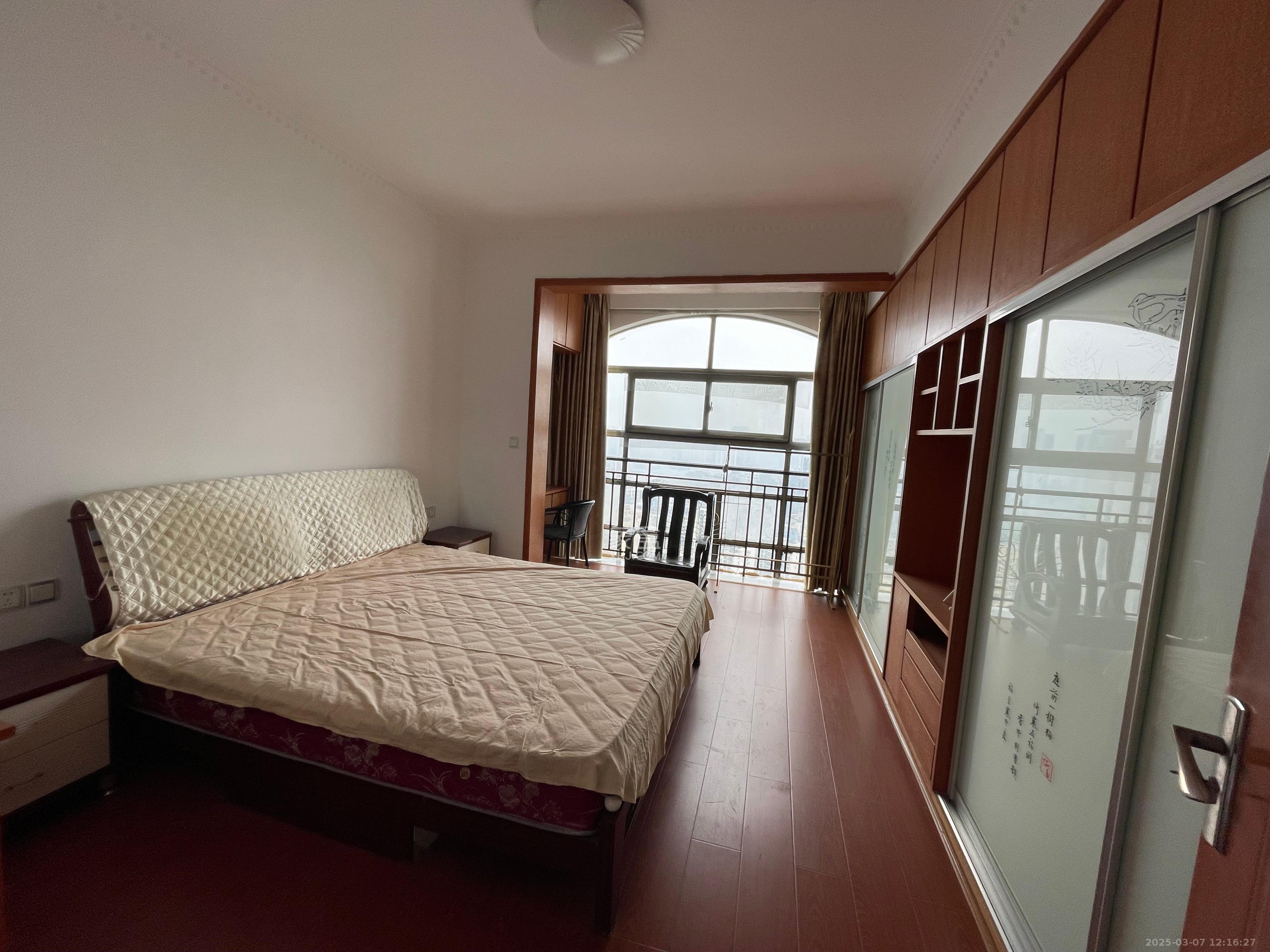 城南郡  4室2厅2卫   3200.00元/月室内图