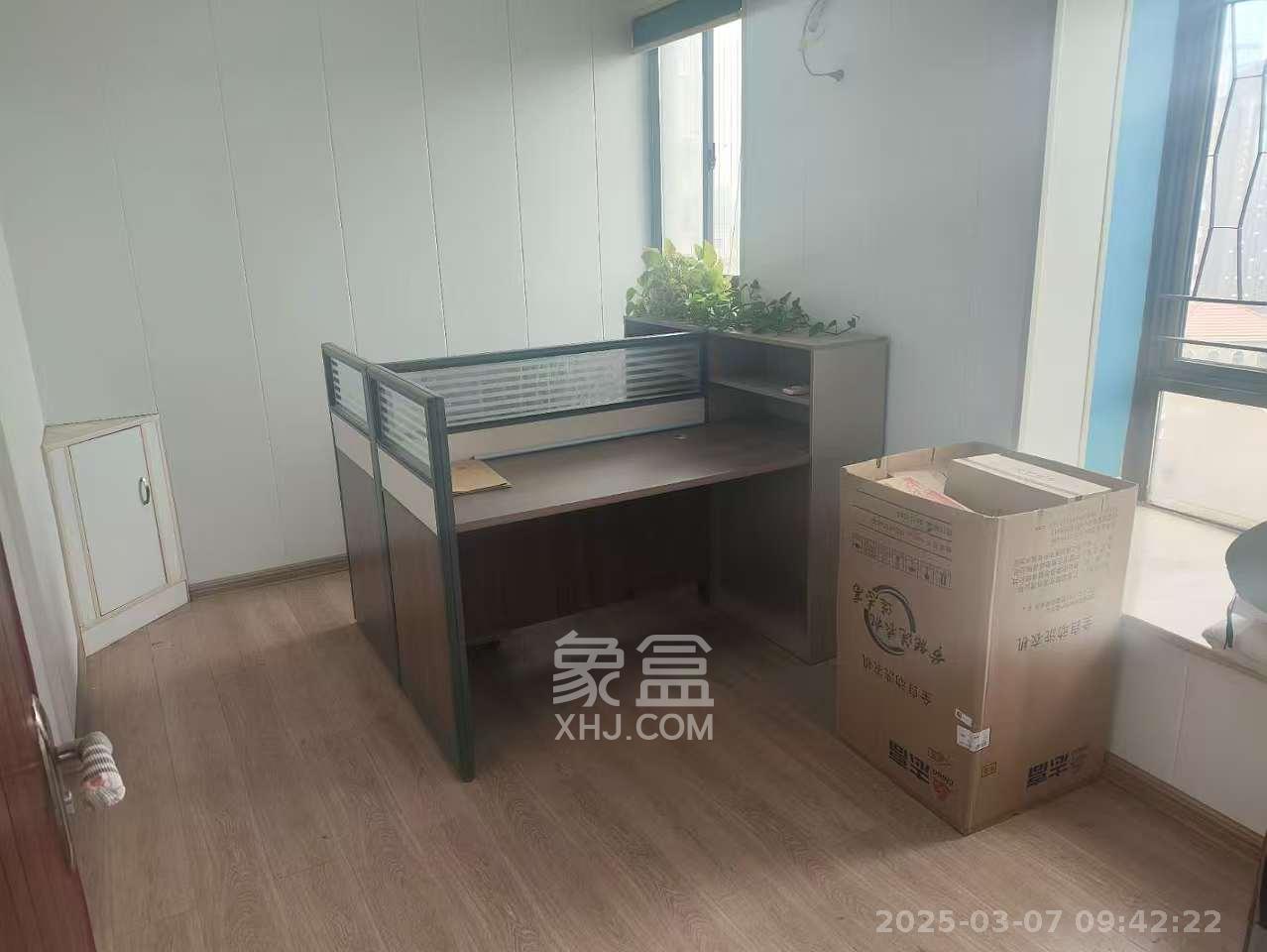 钱隆樽品(一、二、三期) 2室2厅1卫 4000.0元/月 钱隆樽品(一、二、三期) 2室2厅1卫 4000.0元/月室内图