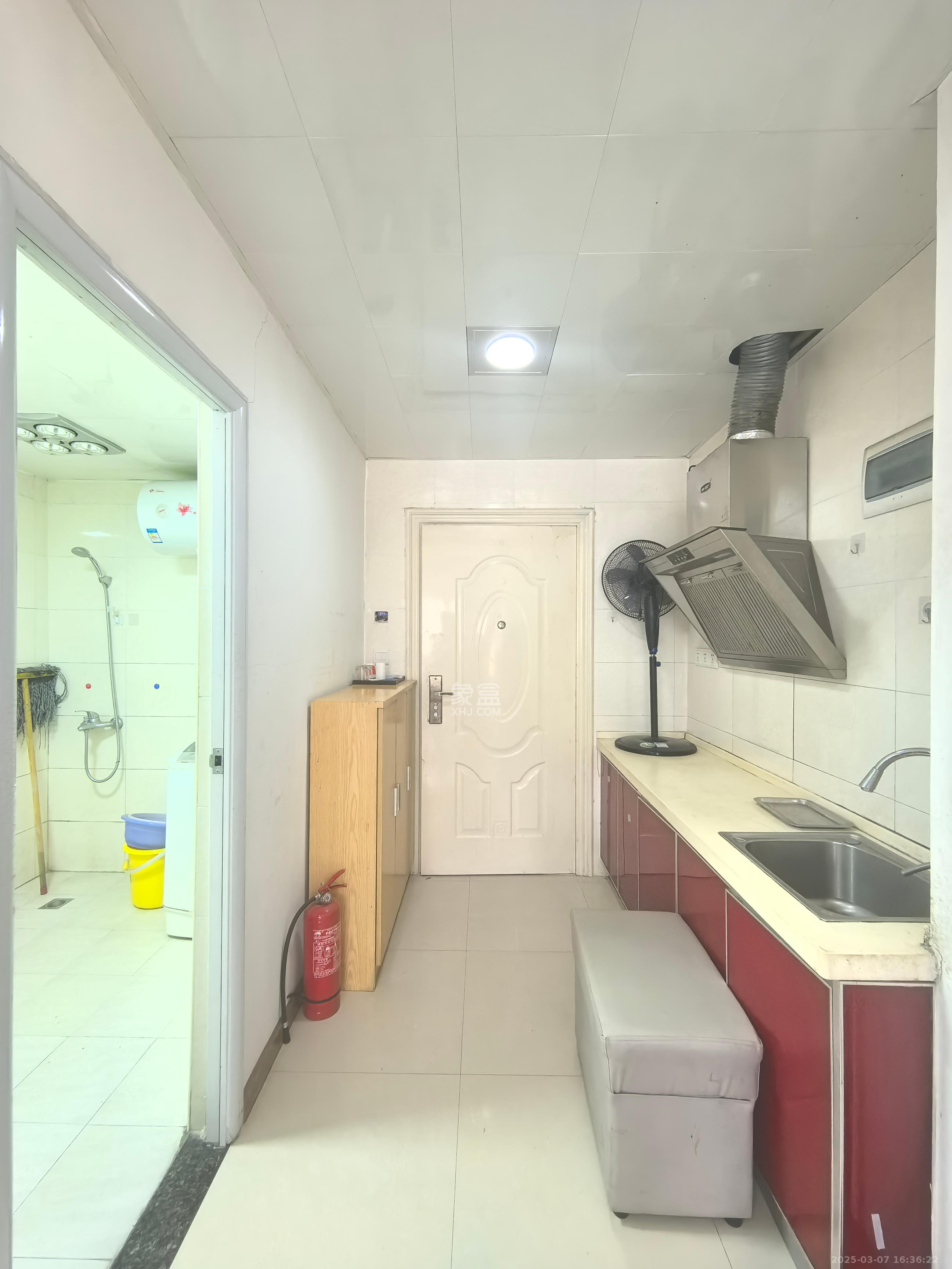 雄海花园 1室1厅1卫 2300.0元/月 雄海花园 1室1厅1卫 2300.0元/月室内图