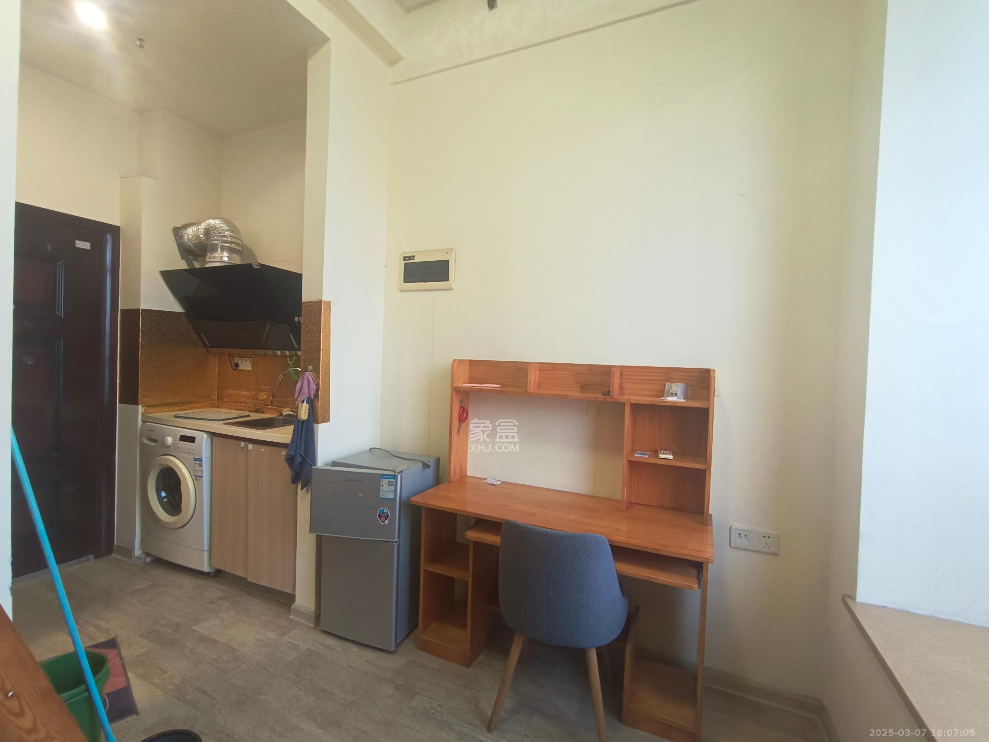 兰亭湾畔 1室1厅1卫 900.0元/月 兰亭湾畔 1室1厅1卫 900.0元/月室内图