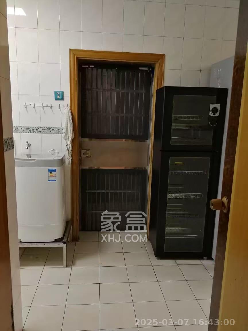 交通技校宿舍  3室2厅1卫   3800.00元/月室内图