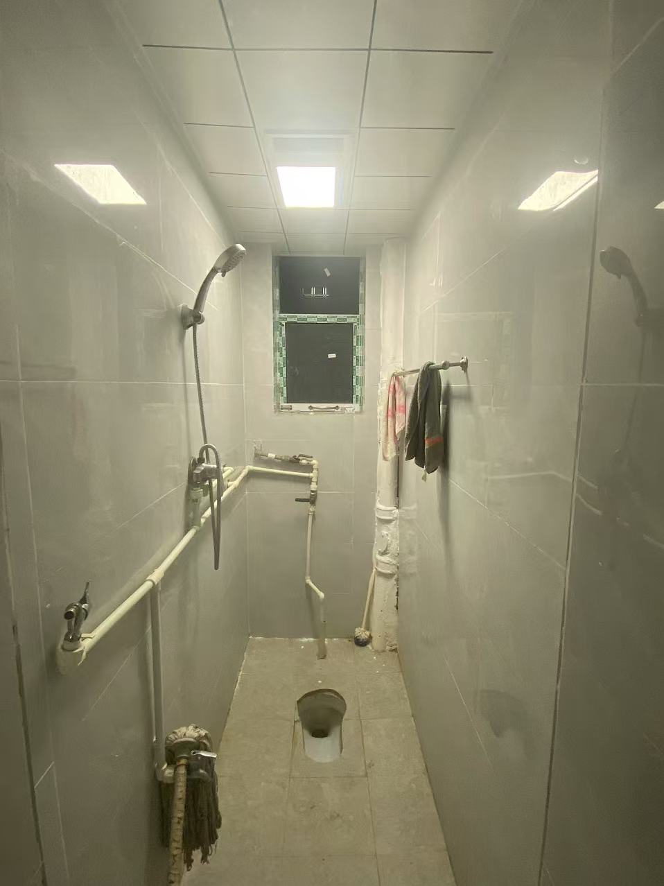 乾元宫社区 2室1厅1卫 700.0元/月 乾元宫社区 2室1厅1卫 700.0元/月室内图