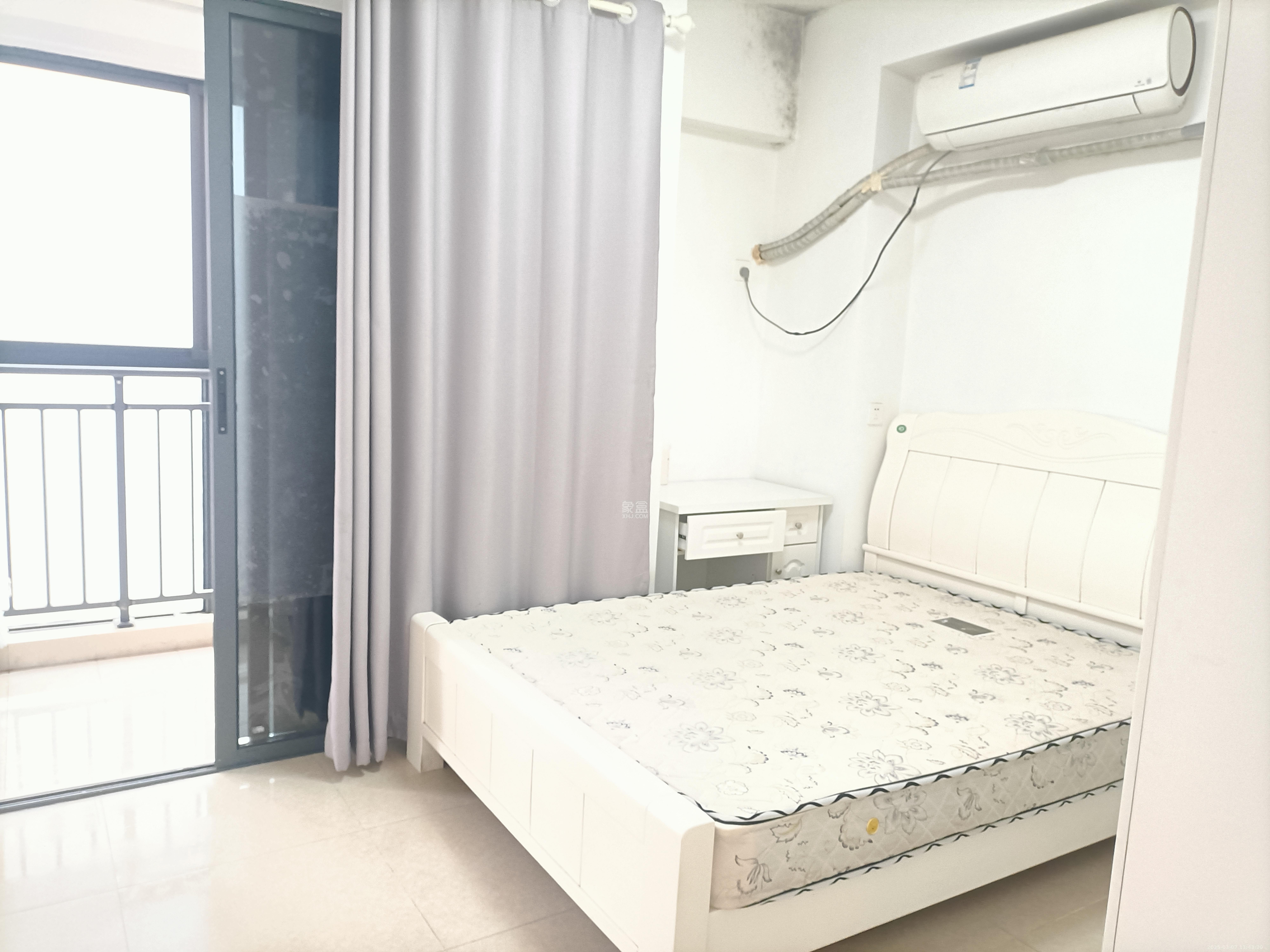 中交里城  1室1厅1卫    1850.0元/月室内图