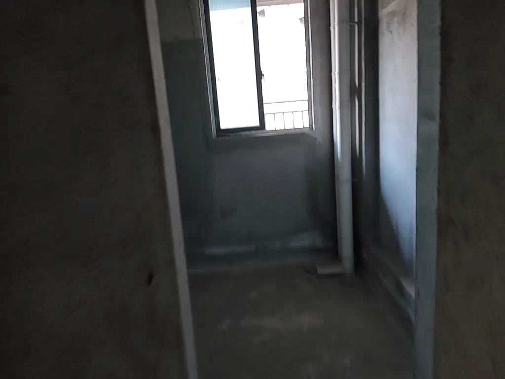 山水印象  4室2厅2卫    120.0万 山水印象  4室2厅2卫    120.0万客厅