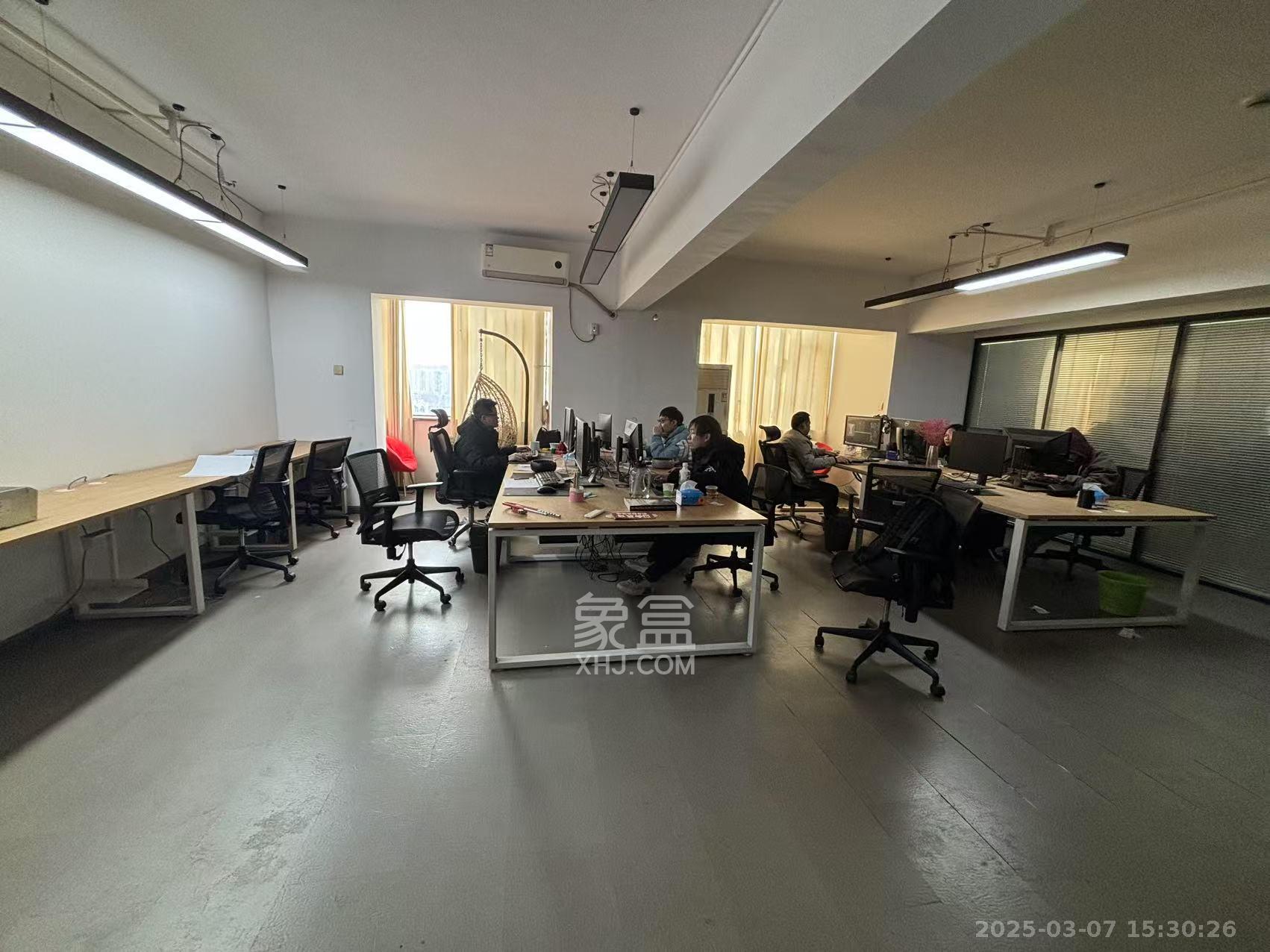 喜盈门范城 1室0厅0卫 4500.0元/月 喜盈门范城 1室0厅0卫 4500.0元/月室内图