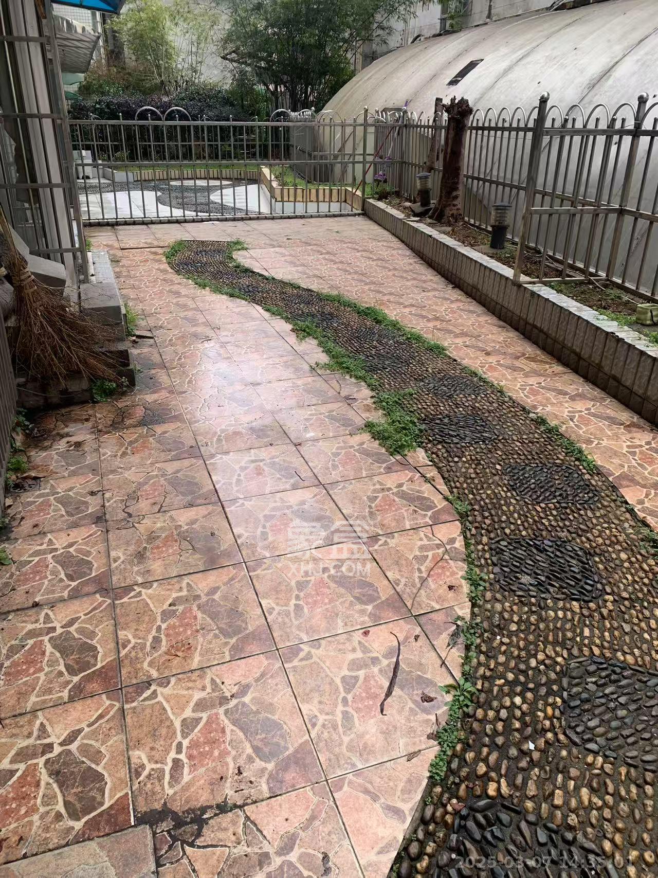 海华嘉园 5室2厅2卫 3500.0元/月 海华嘉园 5室2厅2卫 3500.0元/月室内图