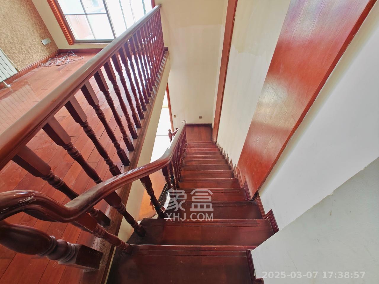 凯乐湘园 7室3厅3卫 5000.0元/月 凯乐湘园 7室3厅3卫 5000.0元/月室内图