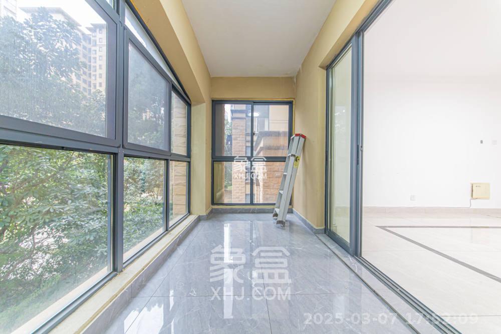 中建芙蓉嘉苑 4室2厅2卫 2800.0元/月 中建芙蓉嘉苑 4室2厅2卫 2800.0元/月室内图