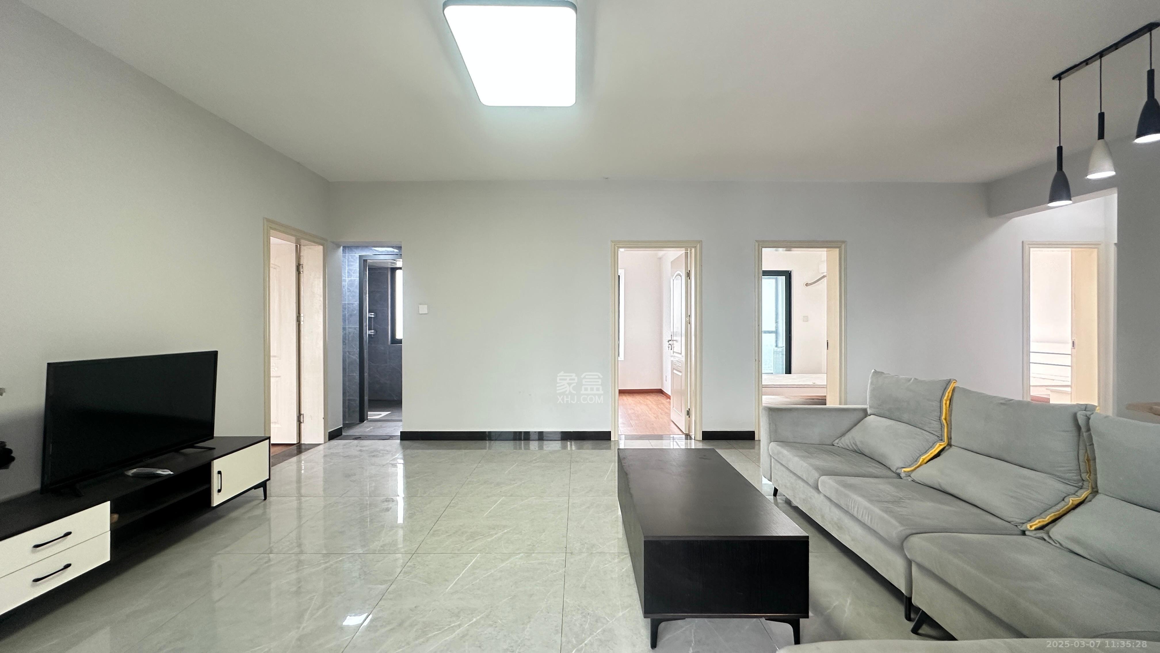 金富星悦汇 4室2厅2卫 1800.0元/月 金富星悦汇 4室2厅2卫 1800.0元/月室内图