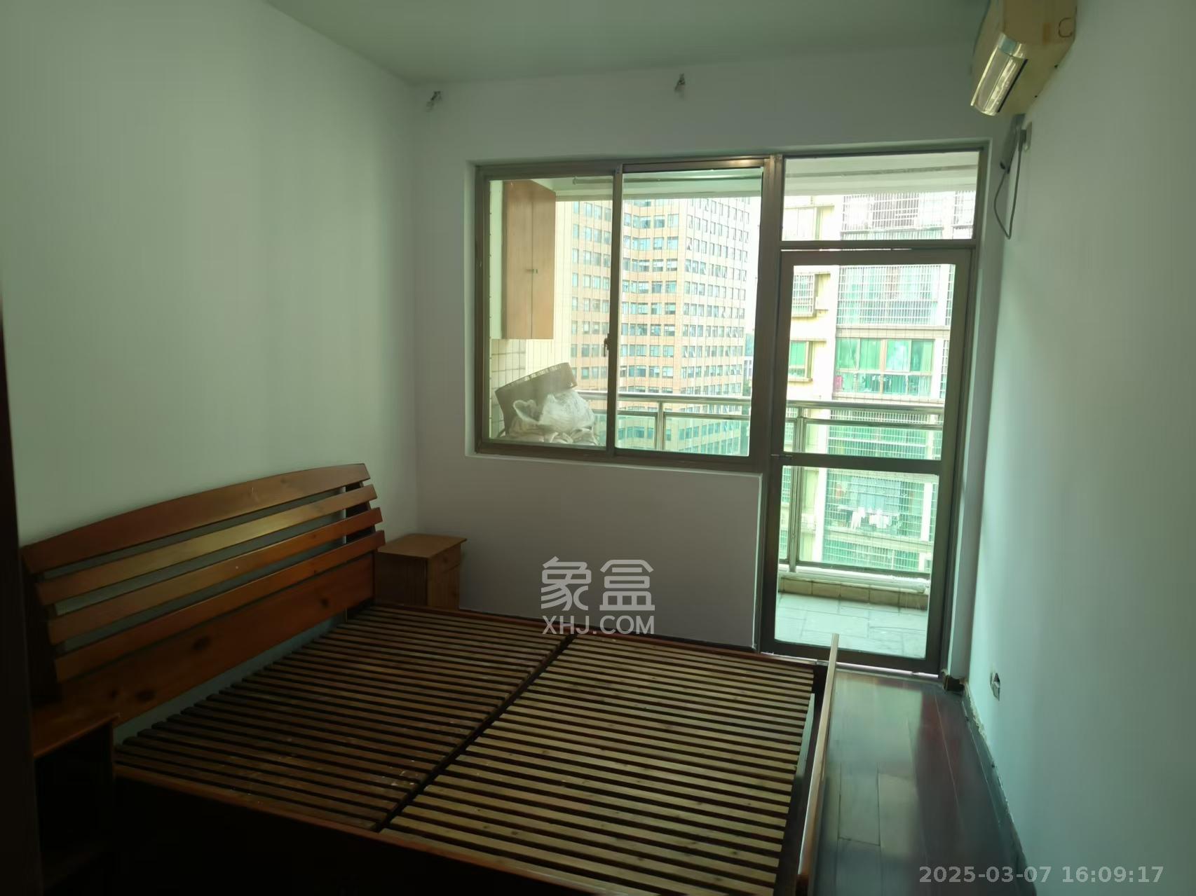 麓谷加州阳光 4室2厅2卫 3200.0元/月 麓谷加州阳光 4室2厅2卫 3200.0元/月室内图