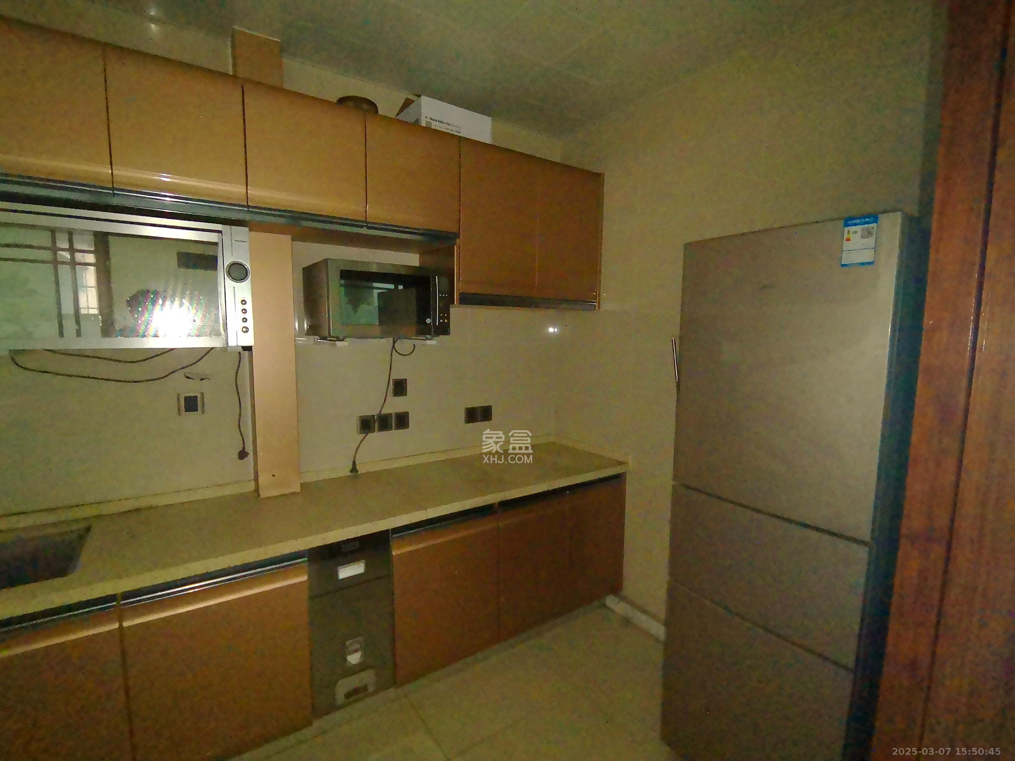 金色华庭  3室2厅2卫    4200.0元/月 金色华庭  3室2厅2卫    4200.0元/月室内图