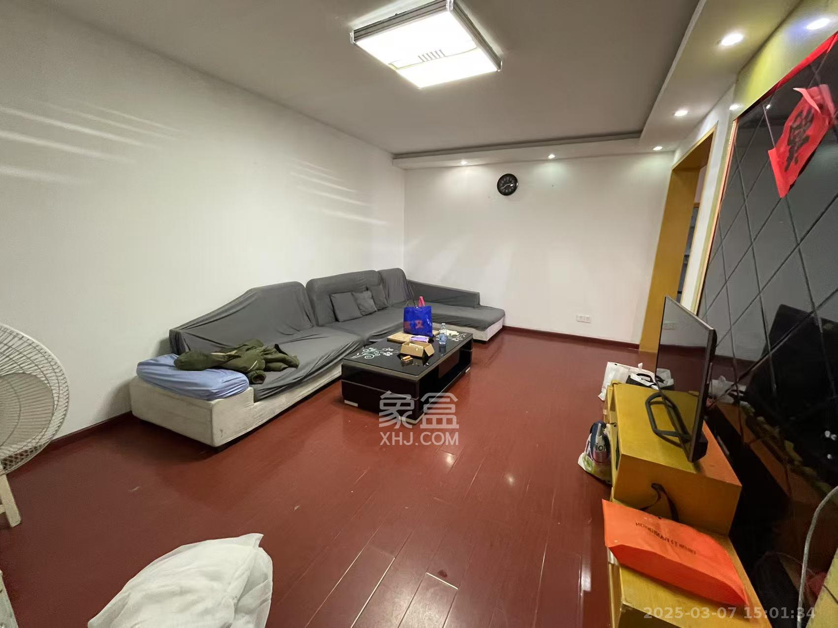 赤岗冲住宅楼（三合公寓）  3室1厅1卫   1600.00元/月室内图