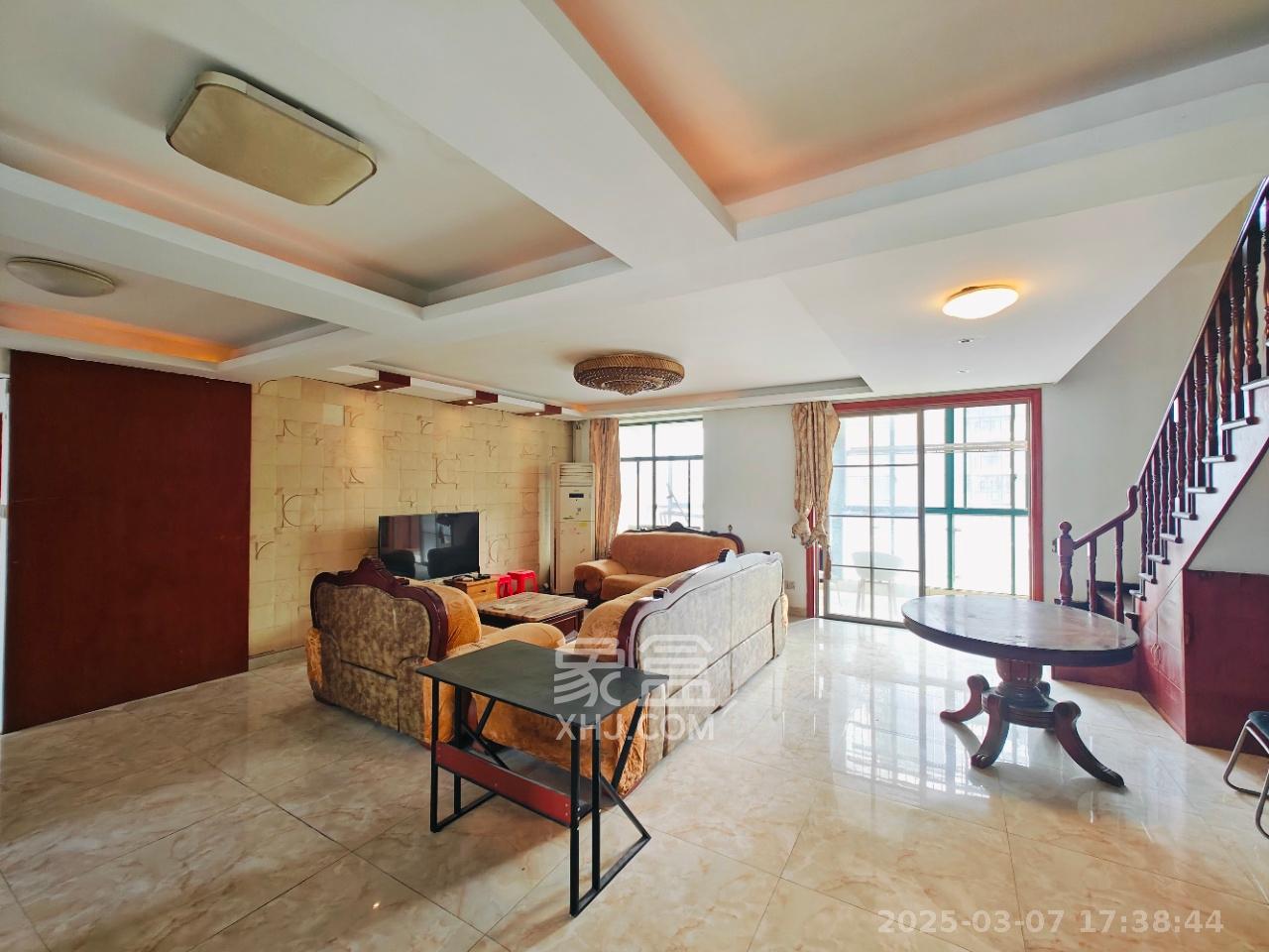 凯乐湘园 7室3厅3卫 5000.0元/月 凯乐湘园 7室3厅3卫 5000.0元/月室内图