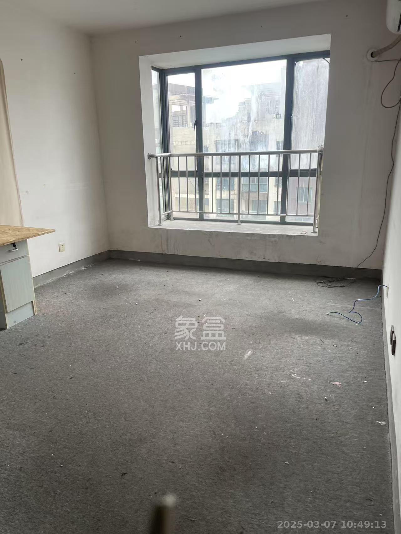 西子花苑  3室2厅1卫   1600.00元/月室内图