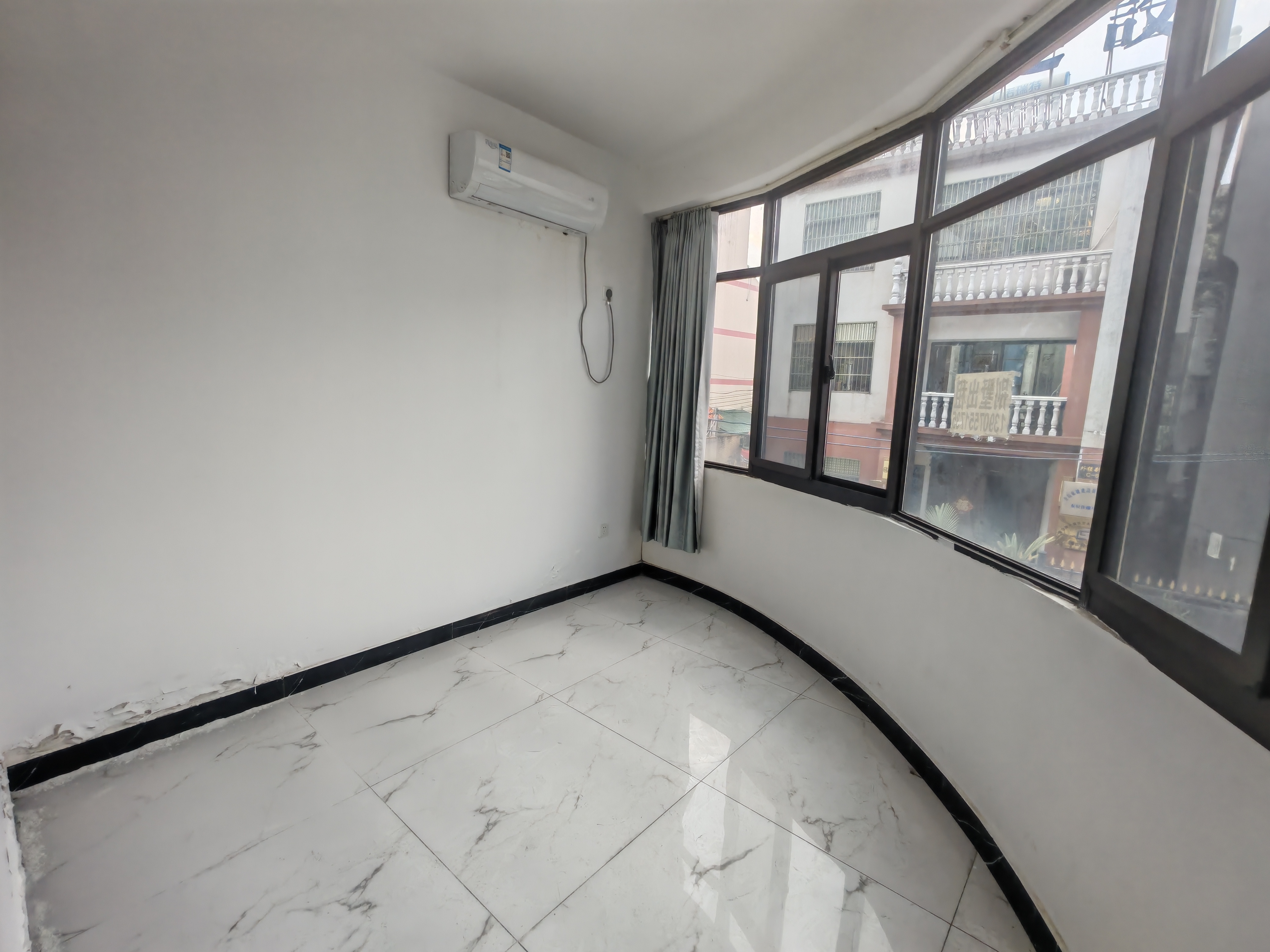 外经别墅 6室2厅2卫 11000.0元/月 外经别墅 6室2厅2卫 11000.0元/月室内图