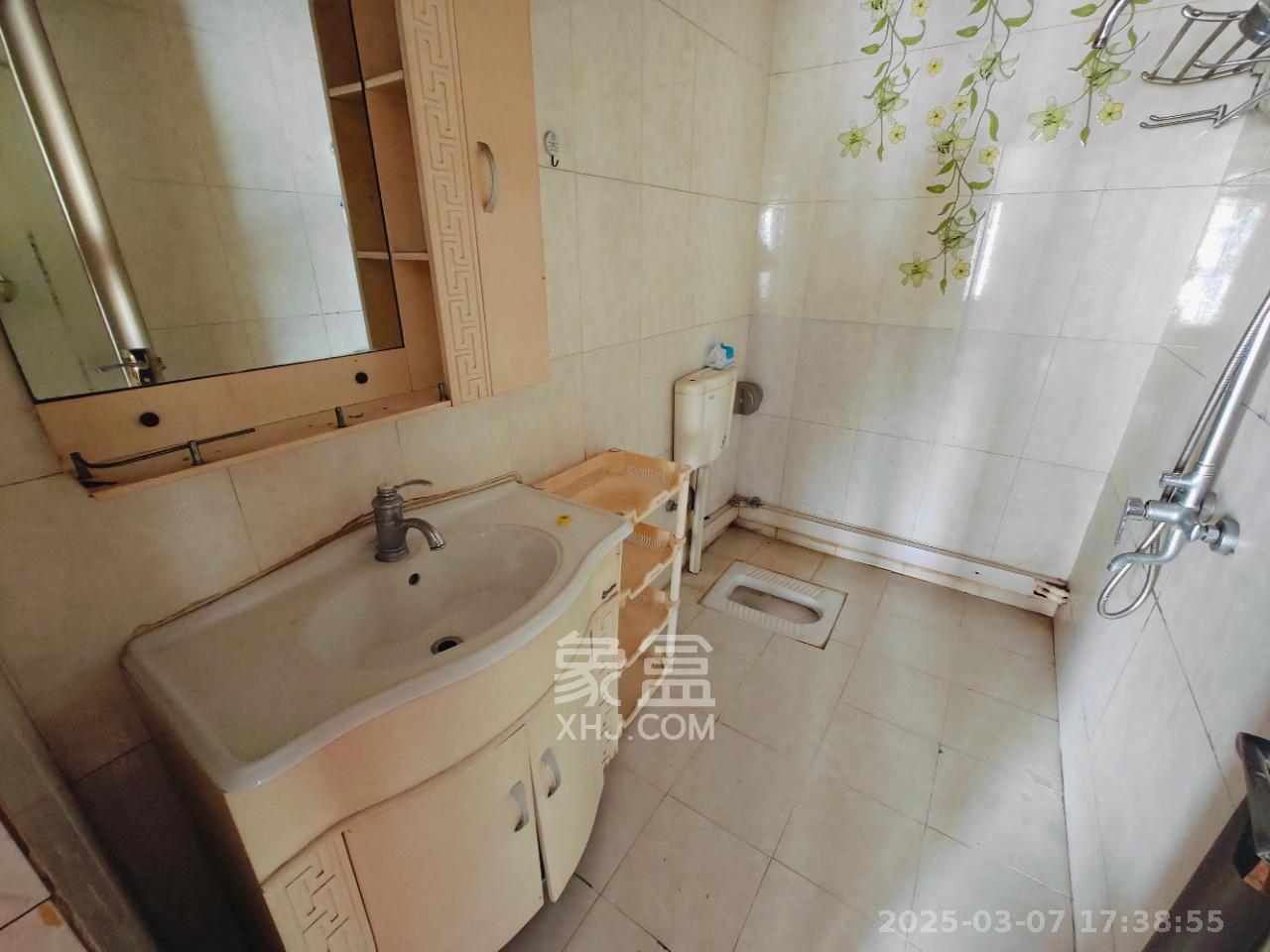 凯乐湘园 7室3厅3卫 5000.0元/月 凯乐湘园 7室3厅3卫 5000.0元/月室内图