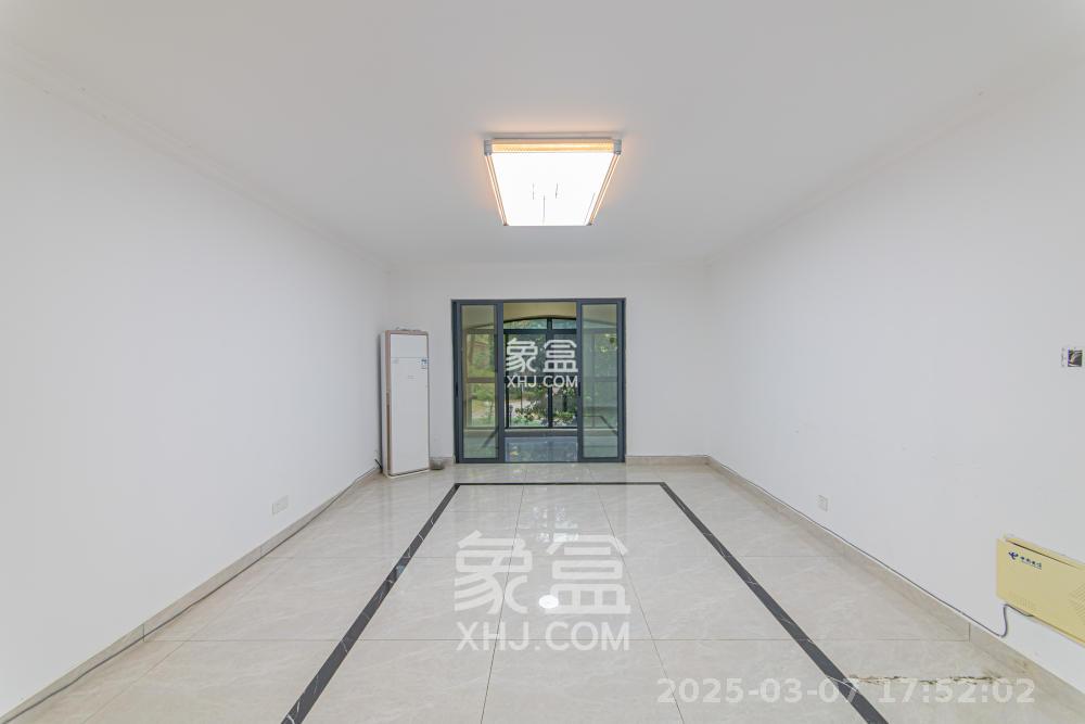 中建芙蓉嘉苑 4室2厅2卫 2800.0元/月 中建芙蓉嘉苑 4室2厅2卫 2800.0元/月室内图