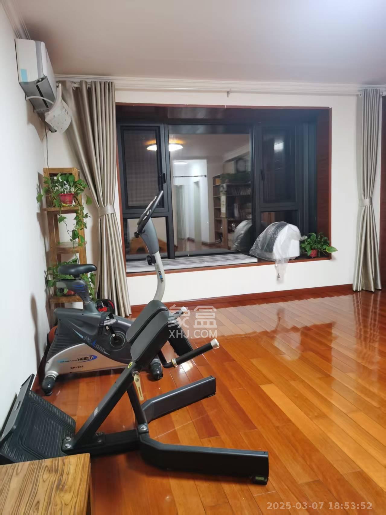 新星小区 3室2厅1卫 2400.0元/月 新星小区 3室2厅1卫 2400.0元/月室内图