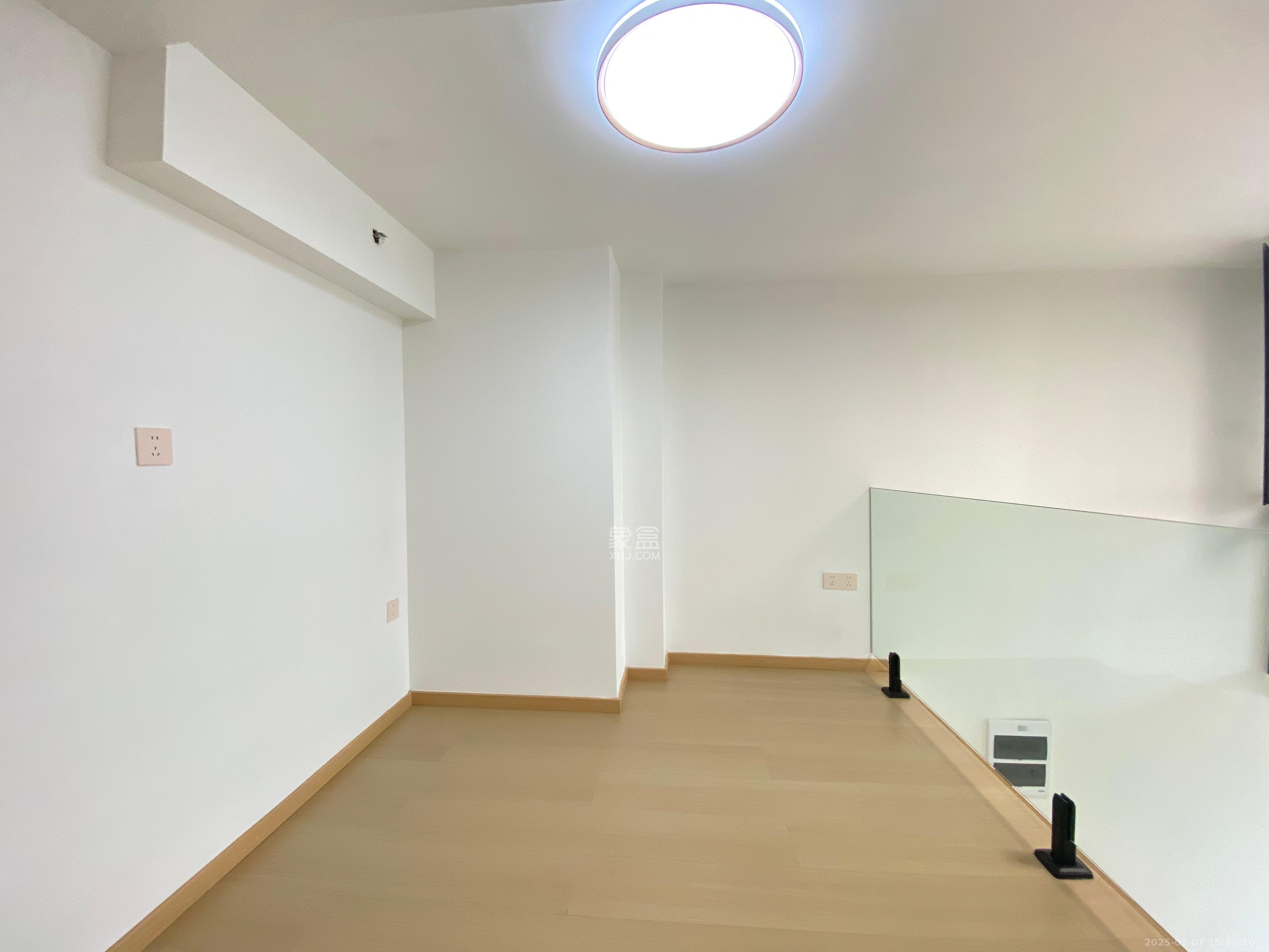 万科紫台  2室1厅1卫   2100.00元/月室内图