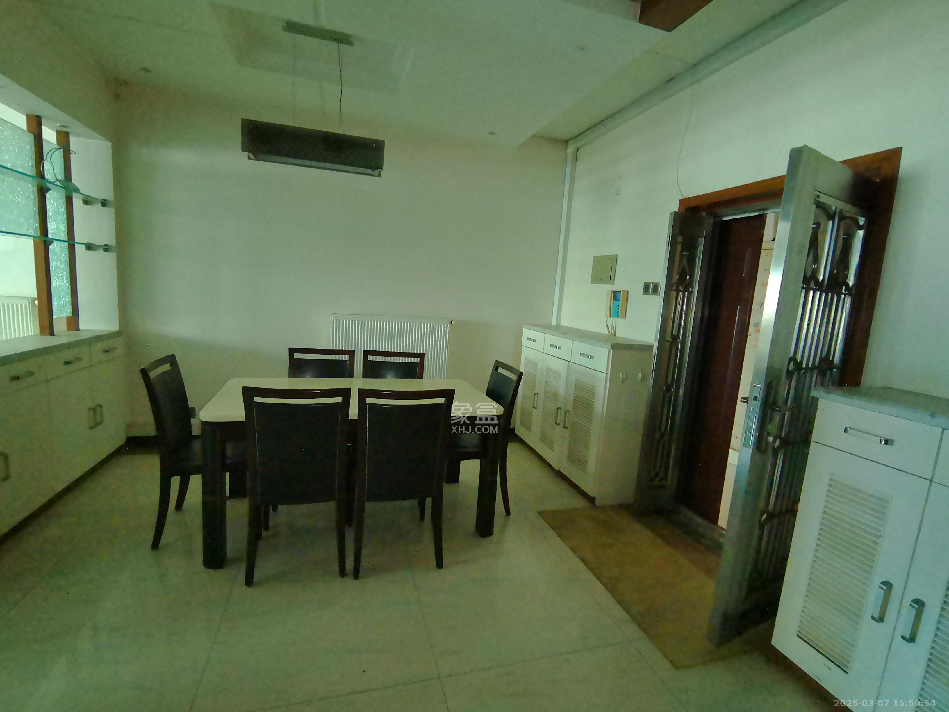 金色华庭  3室2厅2卫    4200.0元/月 金色华庭  3室2厅2卫    4200.0元/月室内图