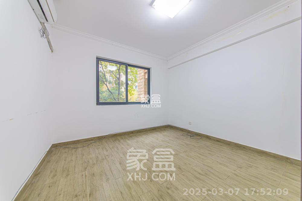 中建芙蓉嘉苑 4室2厅2卫 2800.0元/月 中建芙蓉嘉苑 4室2厅2卫 2800.0元/月室内图