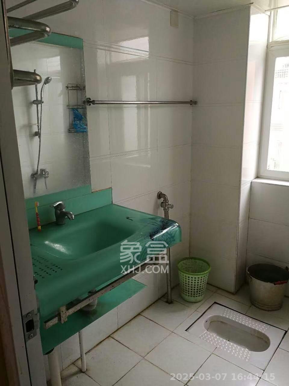 江临天下  2室2厅1卫    1900.0元/月 江临天下  2室2厅1卫    1900.0元/月室内图