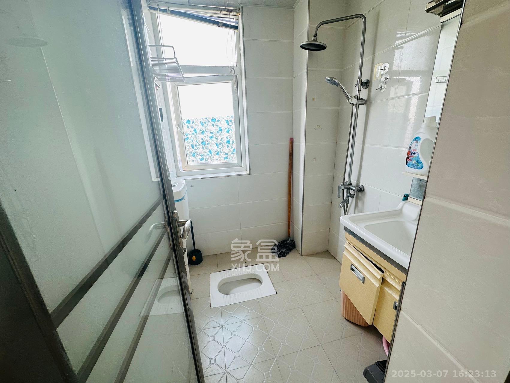 左岸右岸 1室2厅1卫 4000.0元/月 左岸右岸 1室2厅1卫 4000.0元/月室内图