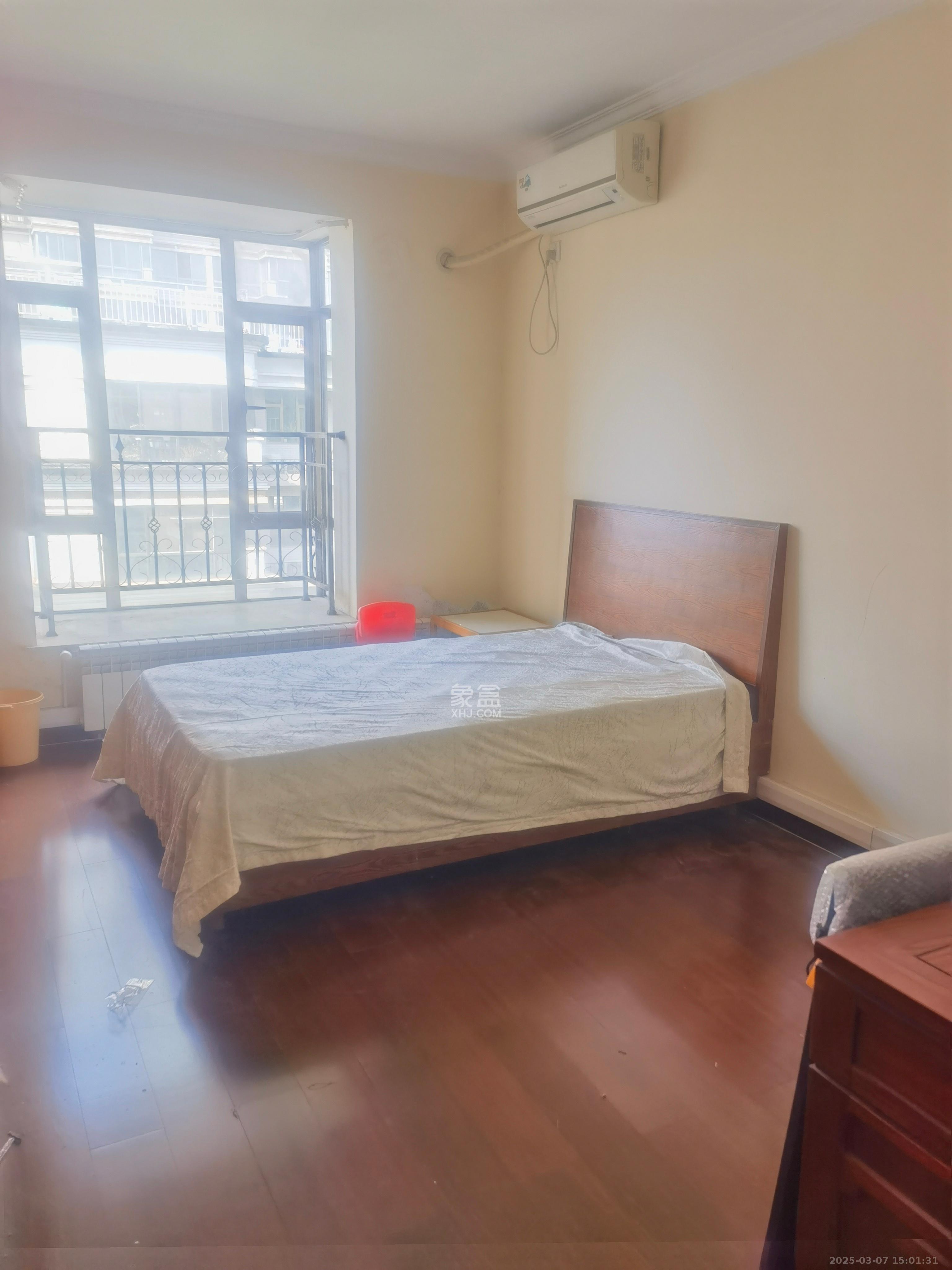 江山帝景雅典  3室2厅2卫   2600.00元/月室内图