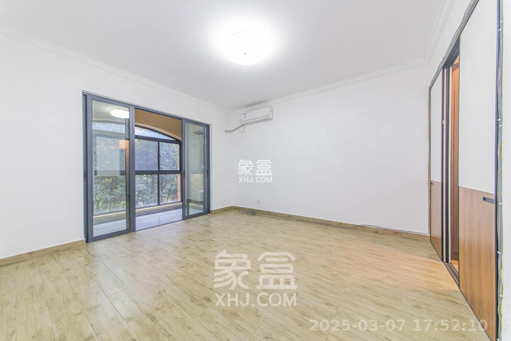 中建芙蓉嘉苑 4室2厅2卫 2800.0元/月 中建芙蓉嘉苑 4室2厅2卫 2800.0元/月室内图