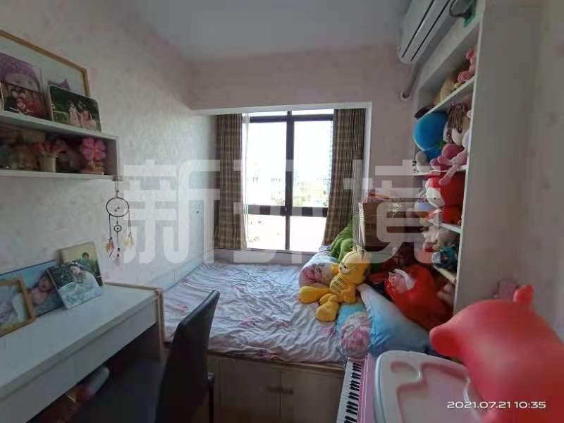 华天城小区  3室2厅2卫   84.80万客厅
