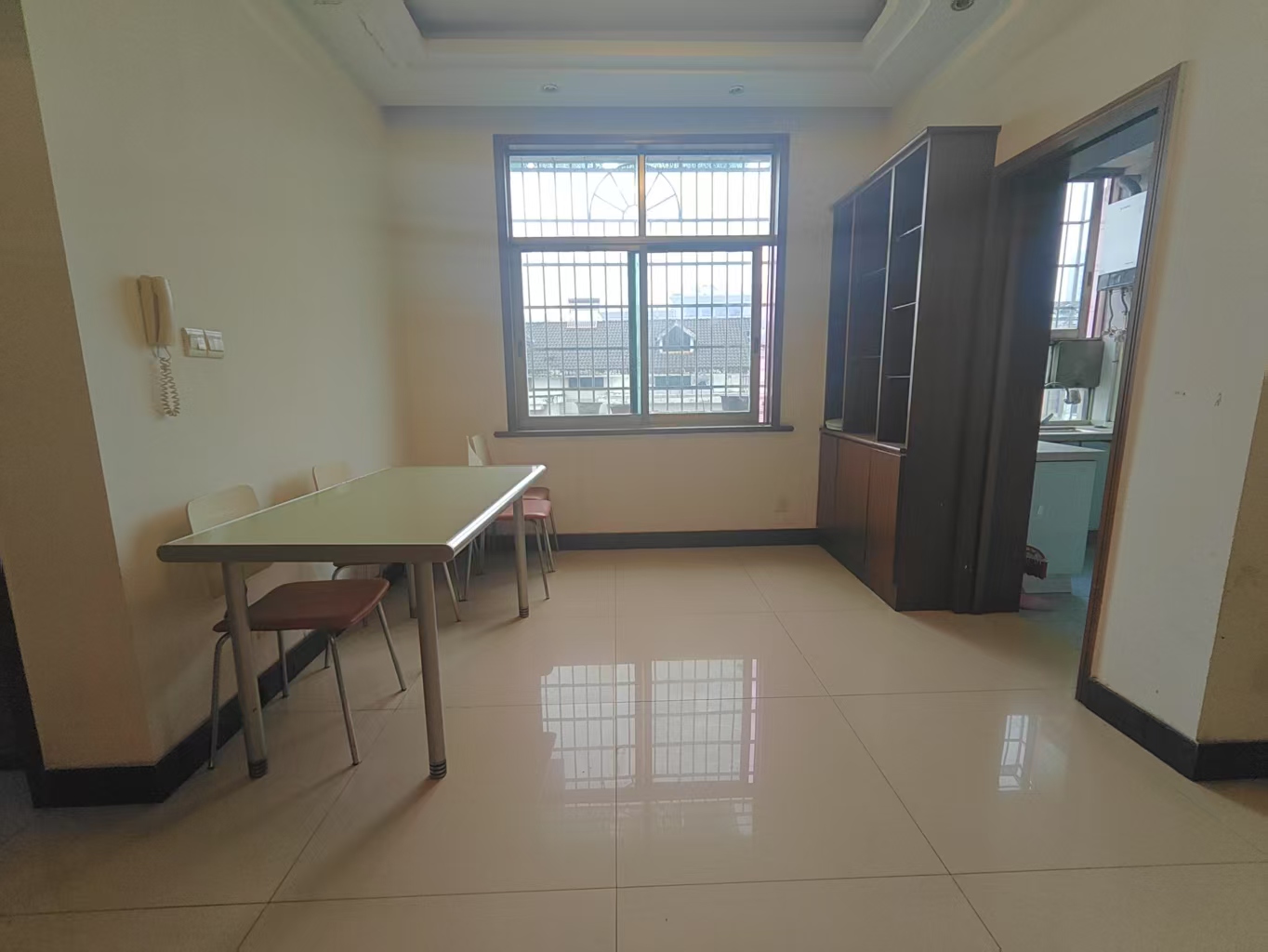 金山花园  3室1厅2卫    1000.0元/月 金山花园  3室1厅2卫    1000.0元/月