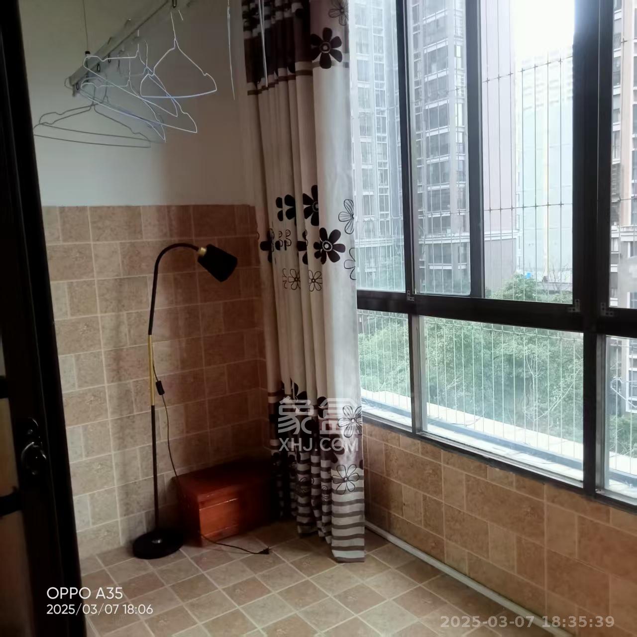 水岸世景  2室1厅1卫   1600.00元/月室内图