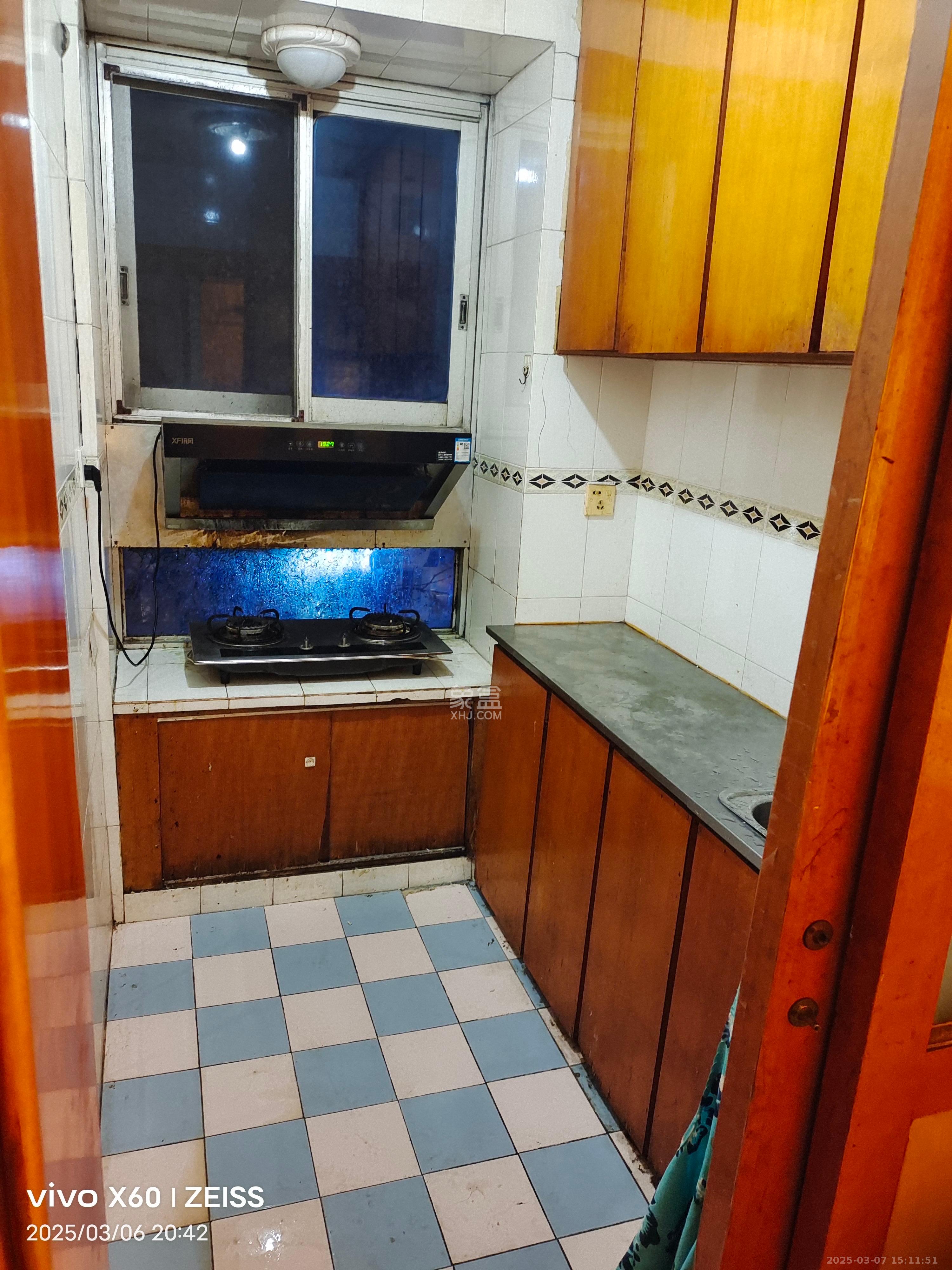 工业局宿舍  2室1厅1卫    1500.0元/月 工业局宿舍  2室1厅1卫    1500.0元/月室内图