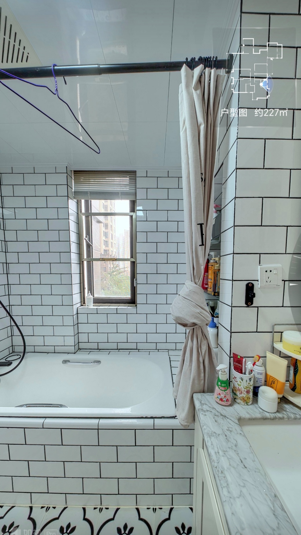 天鹅湾  4室2厅3卫    515.0万 天鹅湾  4室2厅3卫    515.0万客厅