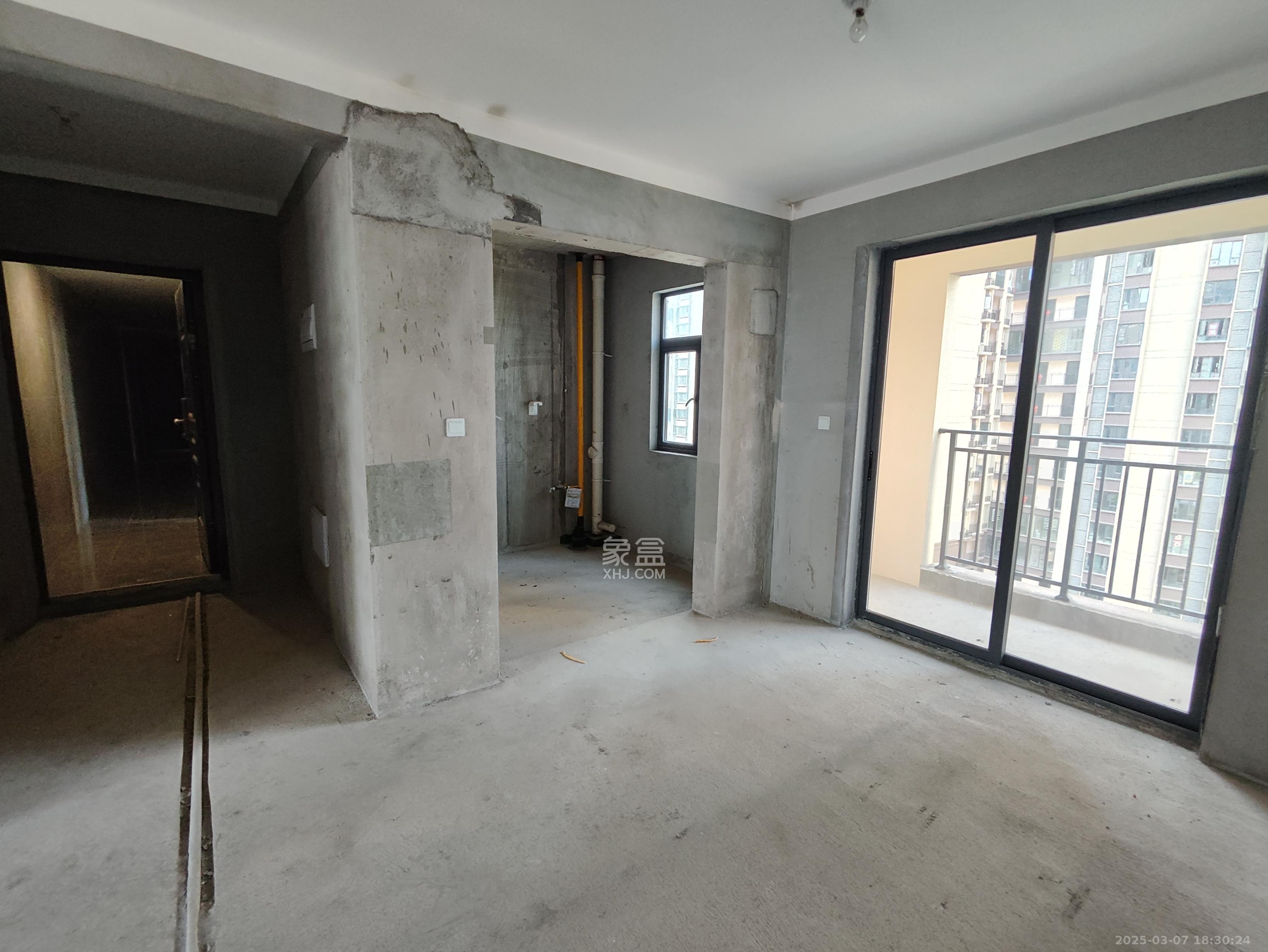 中建钰和城  4室2厅2卫   1800.00元/月室内图