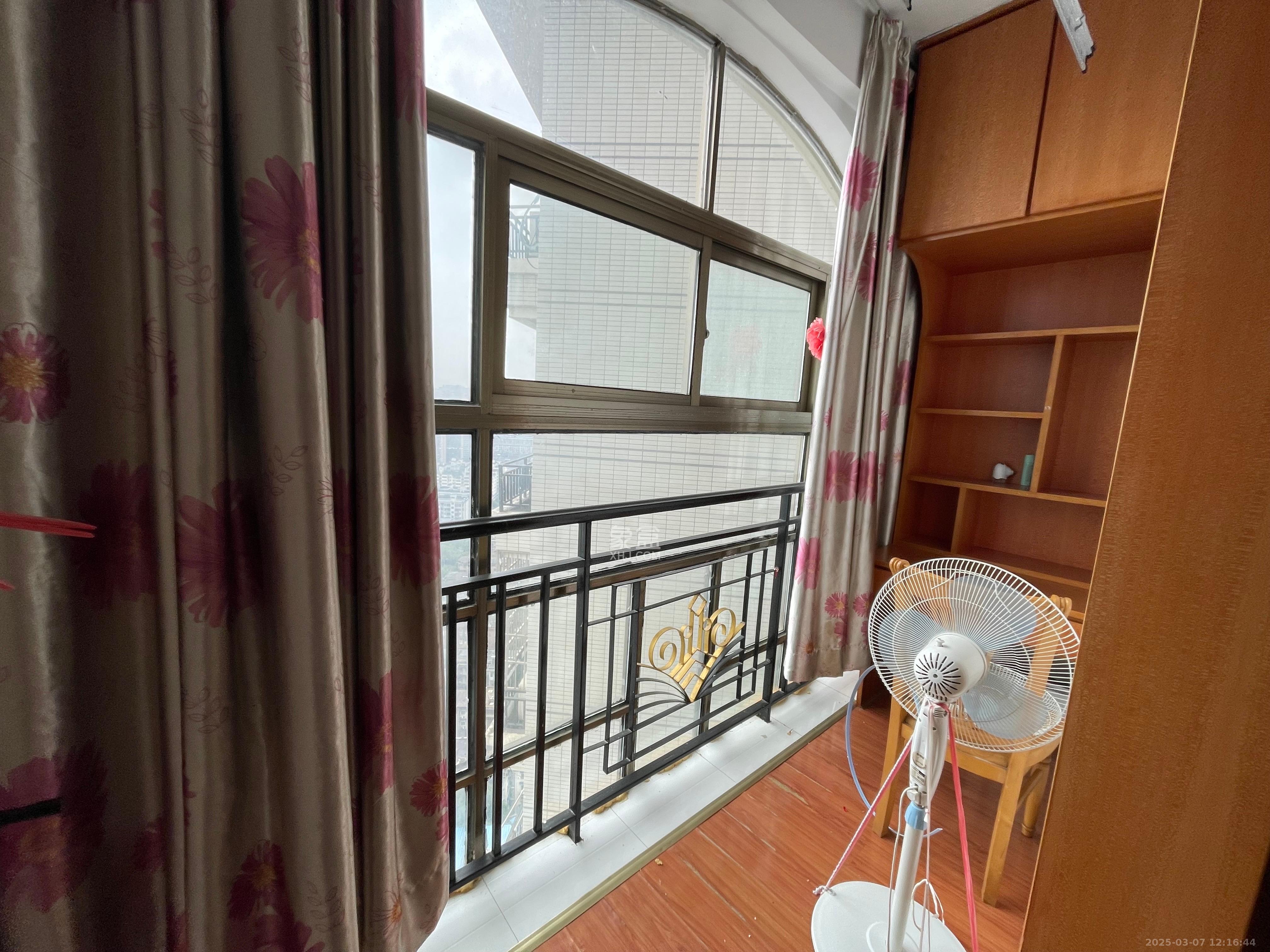 城南郡  4室2厅2卫   3200.00元/月室内图