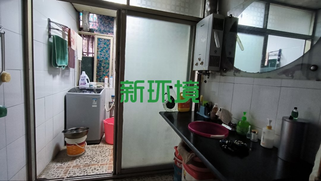 中房公司  3室2厅1卫   36.80万客厅