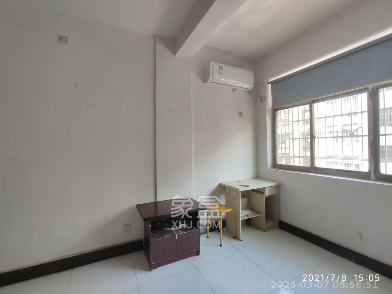 高岭小区  1室1厅1卫   1000.00元/月室内图