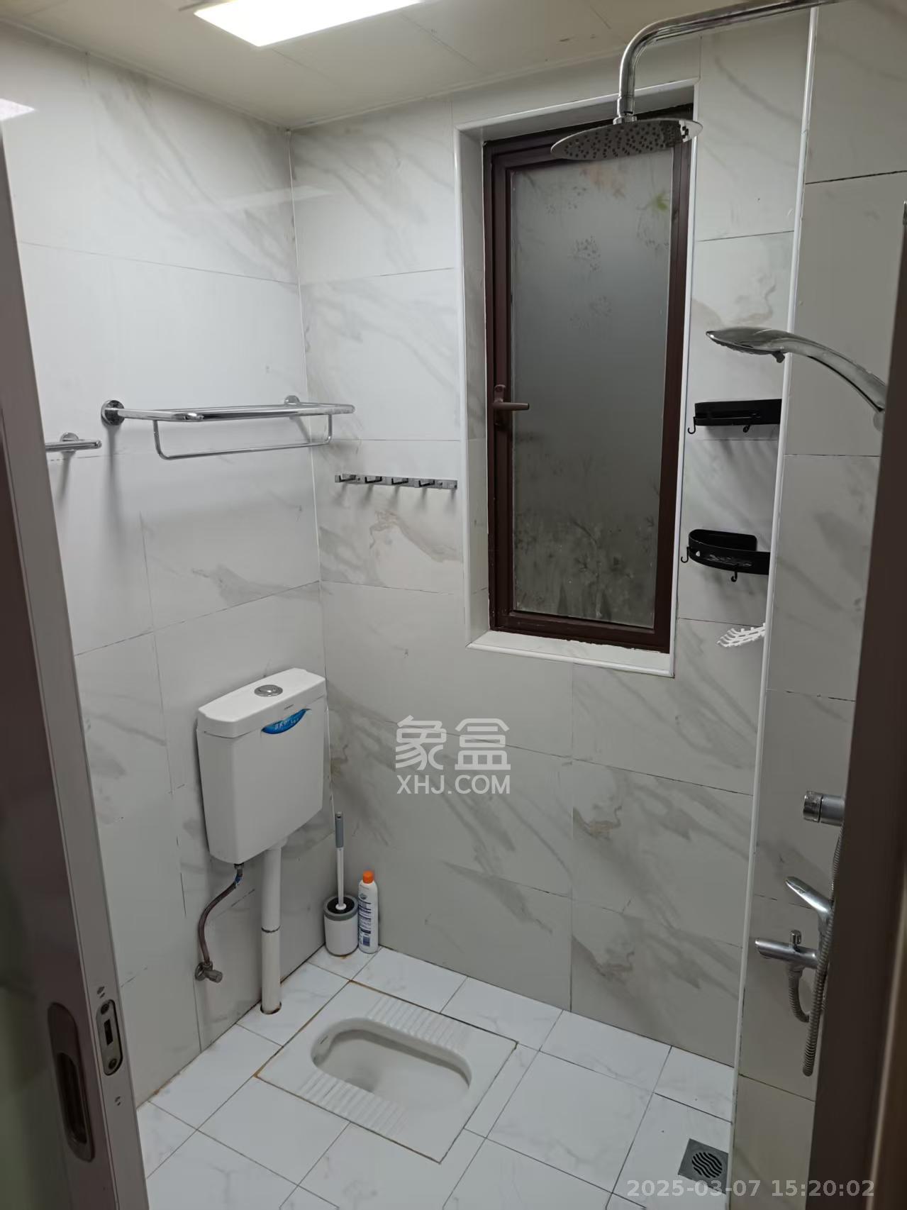 华润橡树湾  1室2厅2卫   2300.00元/月室内图