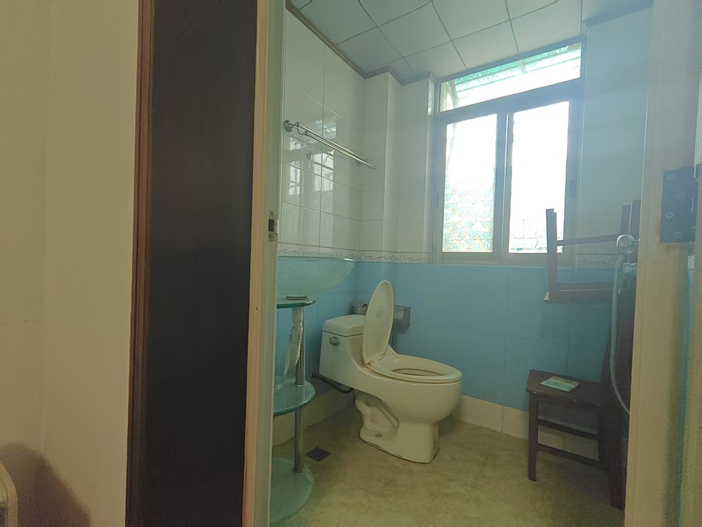 金山花园  3室1厅2卫    1000.0元/月 金山花园  3室1厅2卫    1000.0元/月室内图