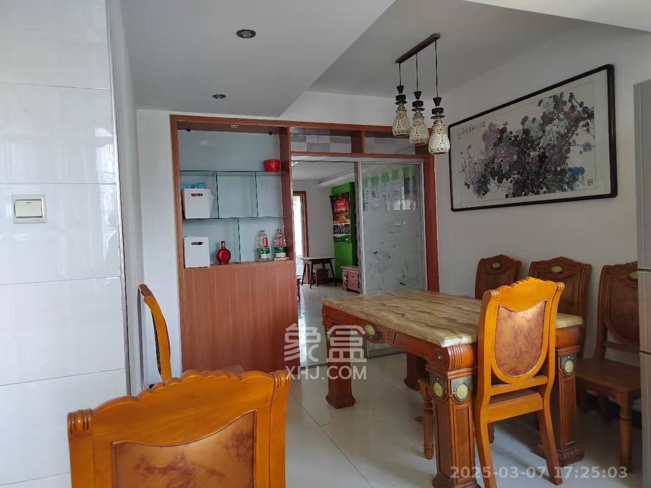 海利科院佳园  4室2厅2卫    2800.0元/月室内图