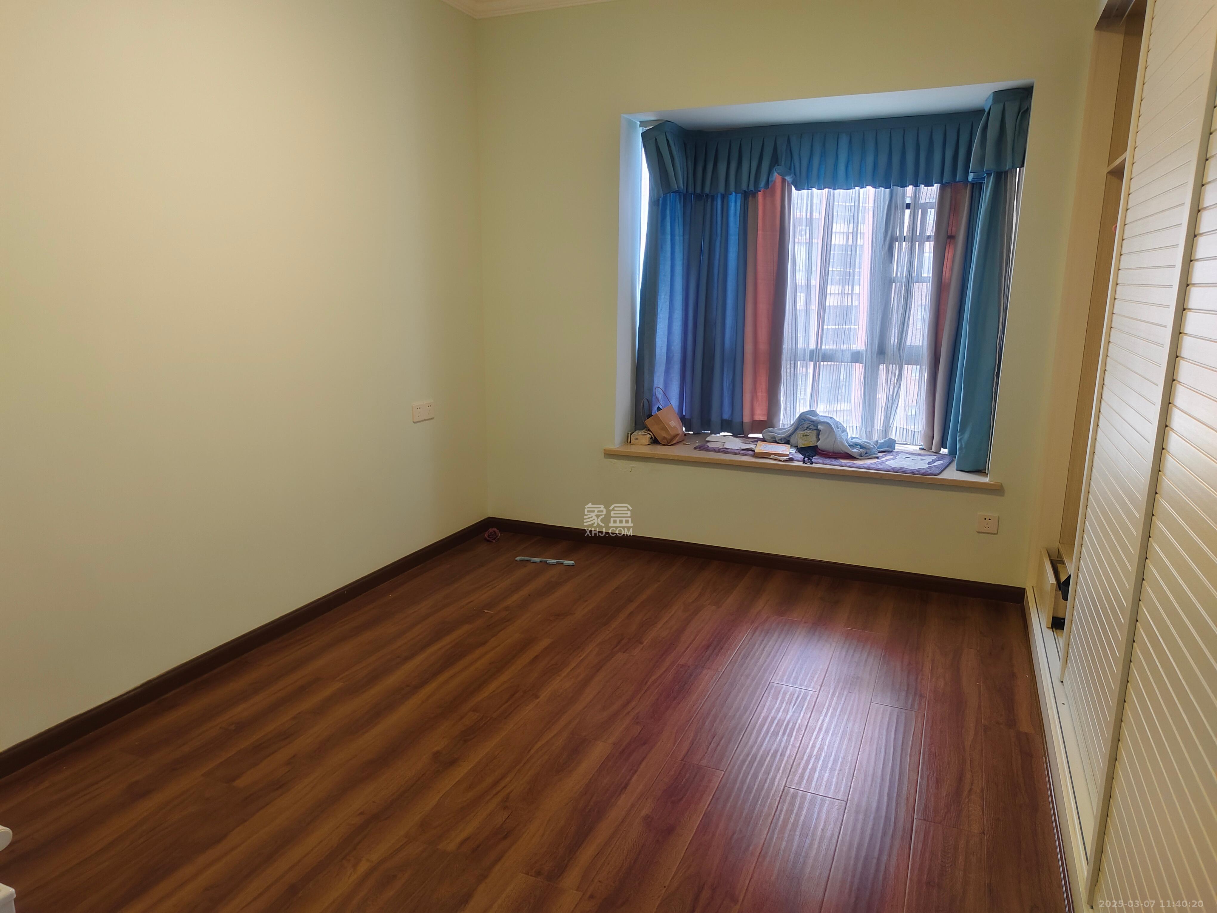 上海城小区  3室2厅2卫    2600.0元/月室内图