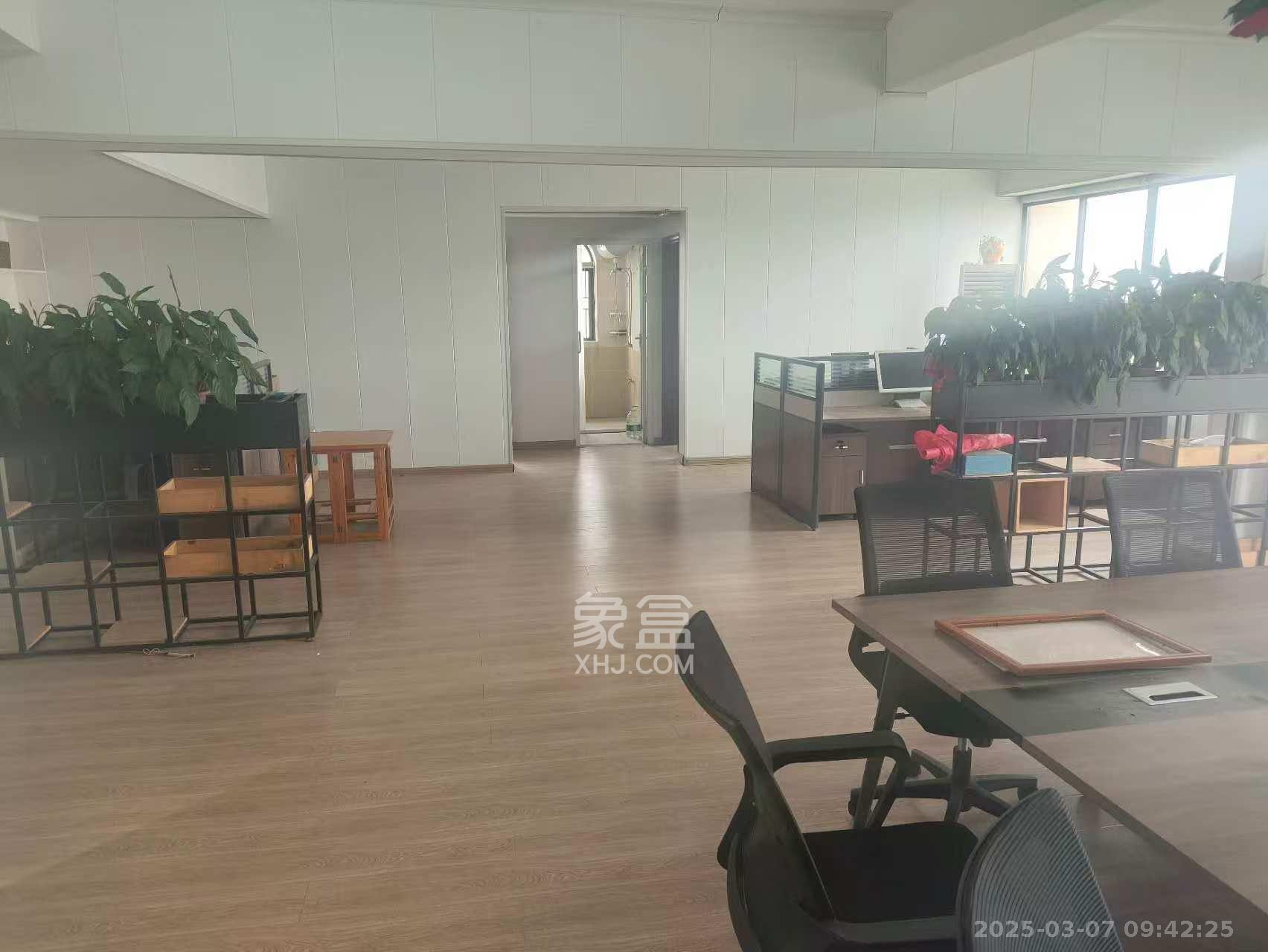 钱隆樽品(一、二、三期) 2室2厅1卫 4000.0元/月 钱隆樽品(一、二、三期) 2室2厅1卫 4000.0元/月室内图