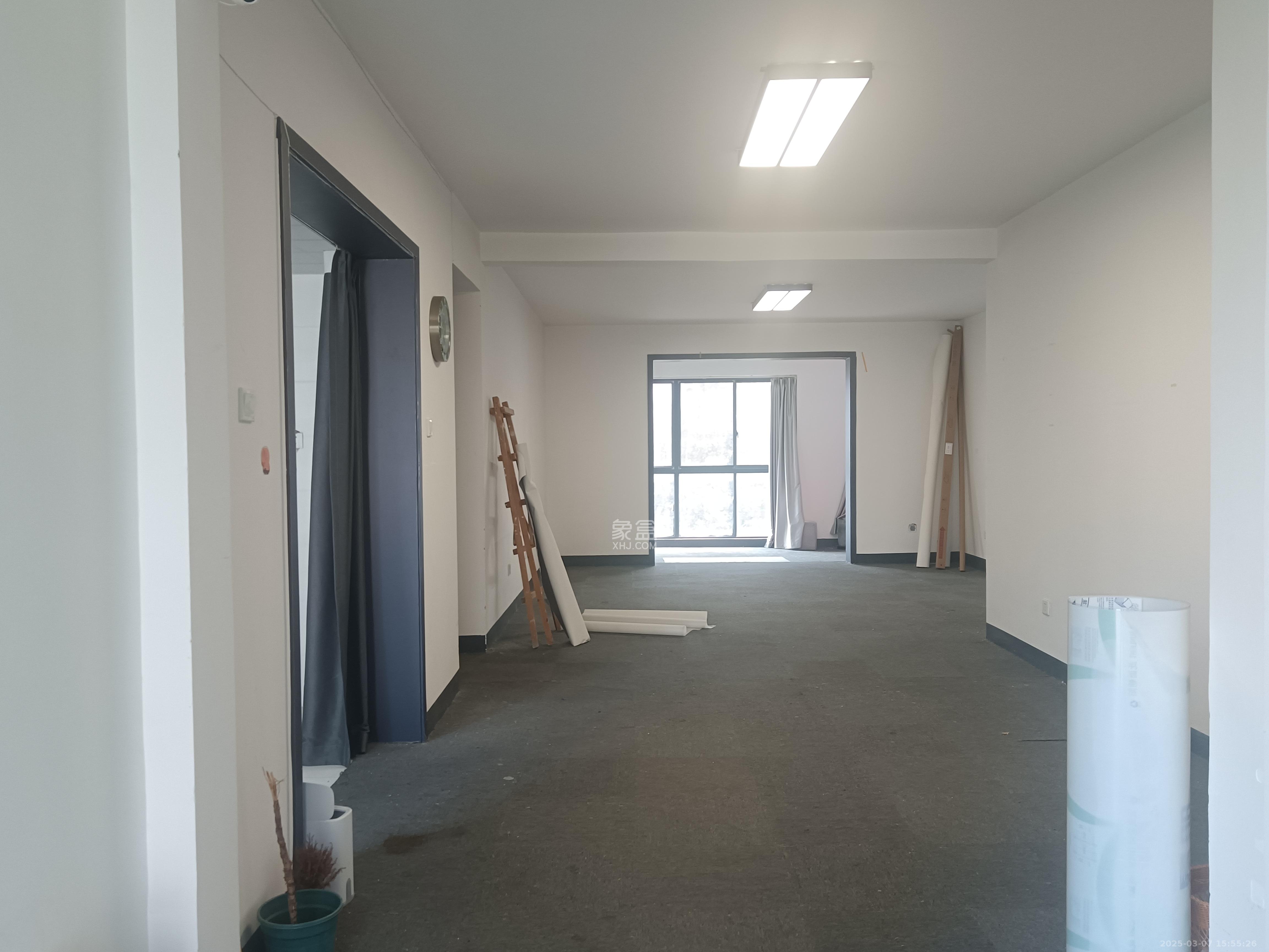 华银天际 3室2厅2卫 2500.0元/月 华银天际 3室2厅2卫 2500.0元/月室内图