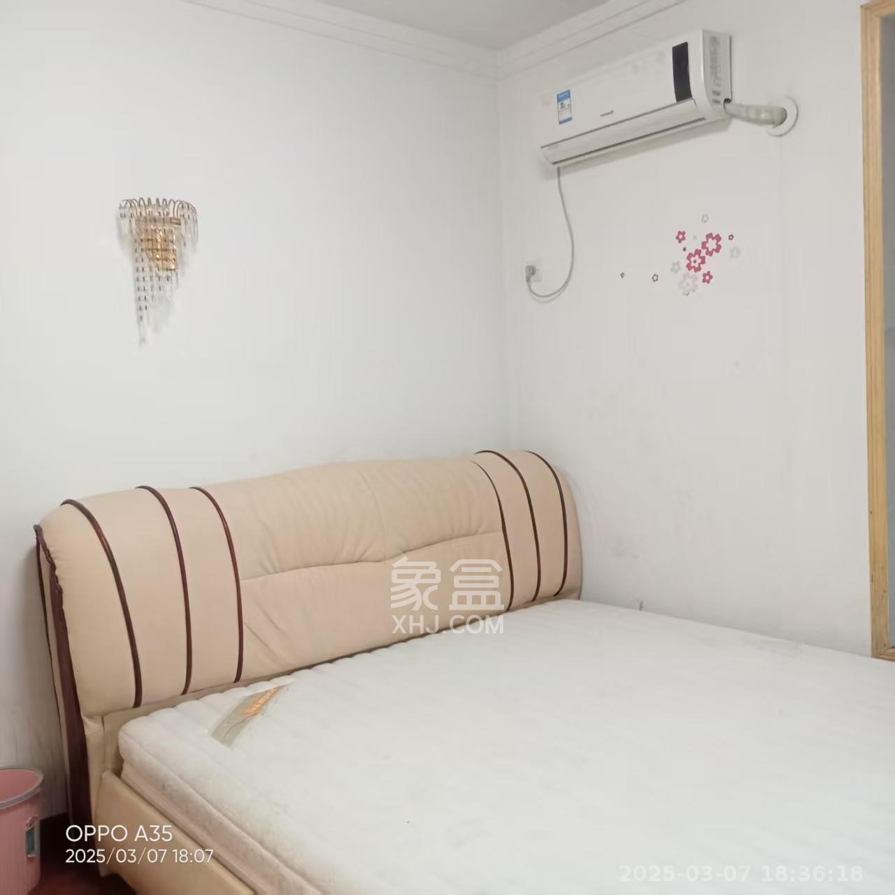 水岸世景  2室1厅1卫   1600.00元/月室内图