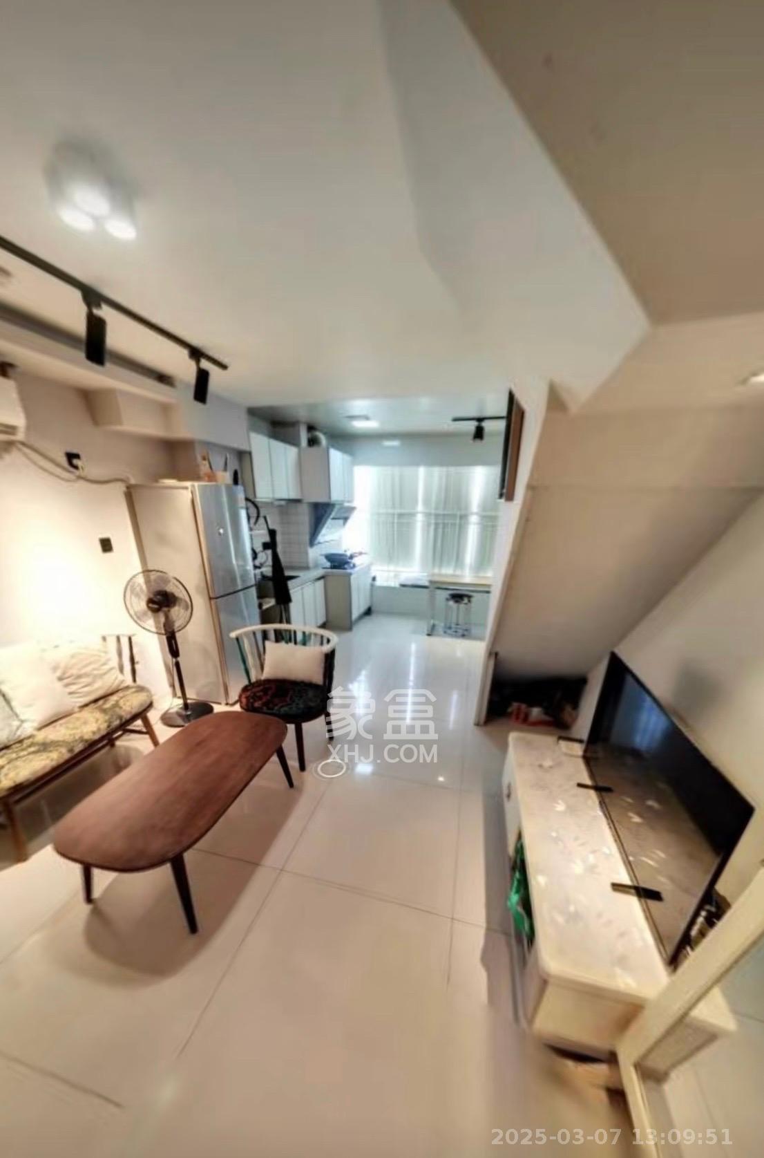 金色loft（鑫秋大厦）  1室1厅1卫   2000.00元/月室内图