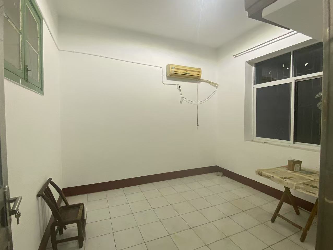 乾元宫社区 2室1厅1卫 700.0元/月 乾元宫社区 2室1厅1卫 700.0元/月室内图