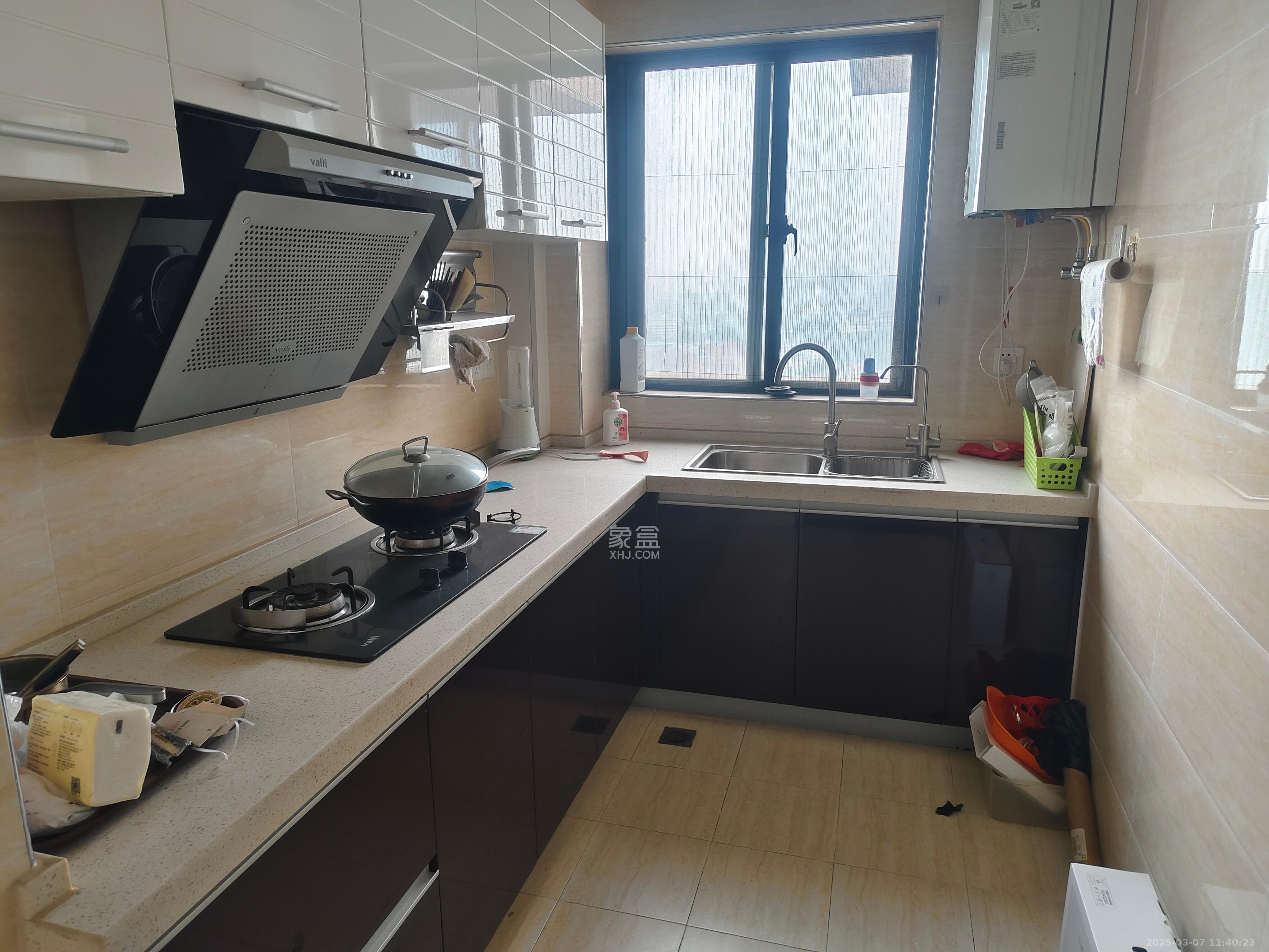 上海城小区  3室2厅2卫    2600.0元/月室内图