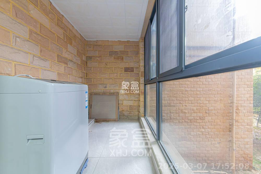 中建芙蓉嘉苑 4室2厅2卫 2800.0元/月 中建芙蓉嘉苑 4室2厅2卫 2800.0元/月室内图